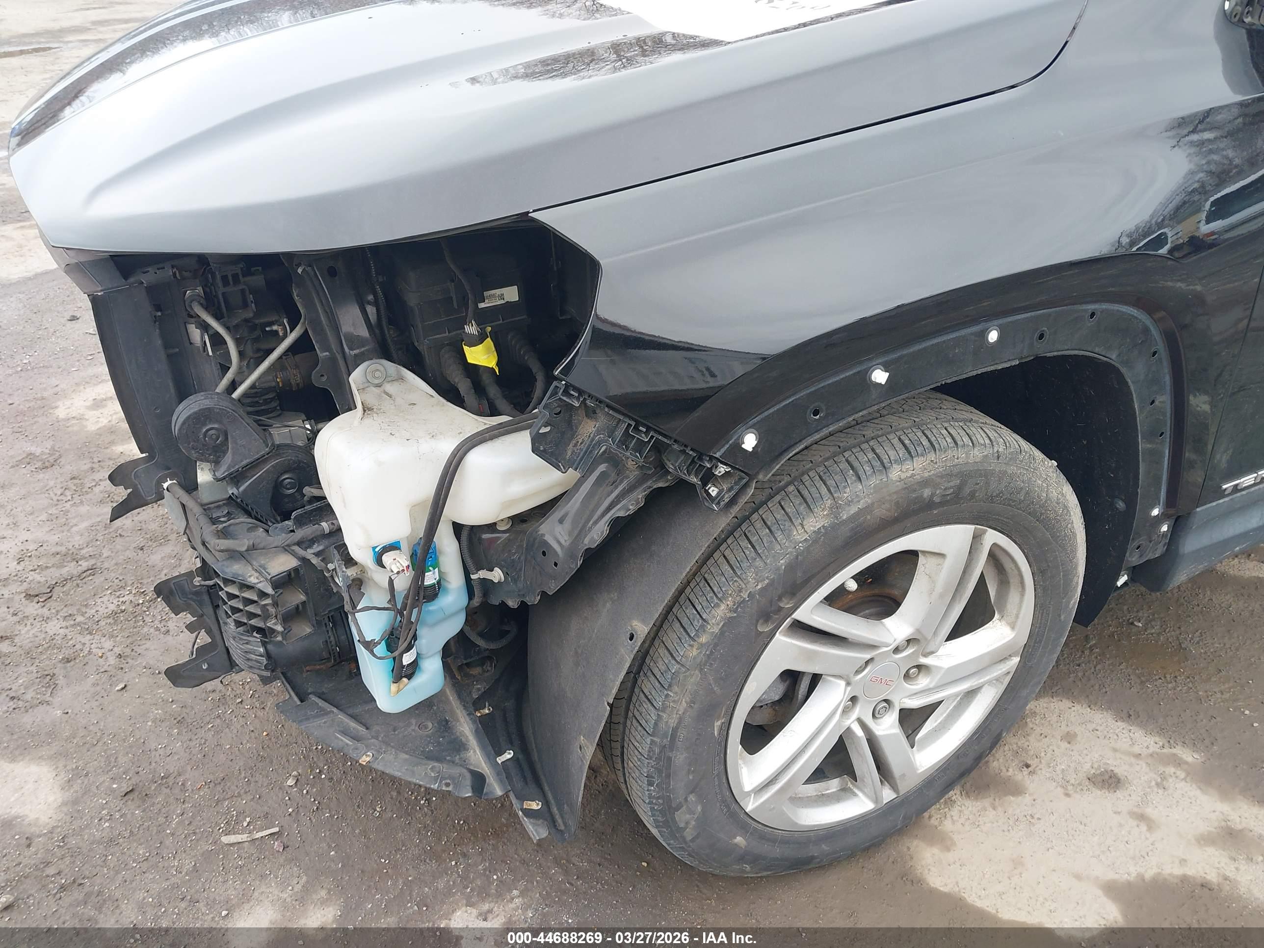 GMC TERRAIN image 6