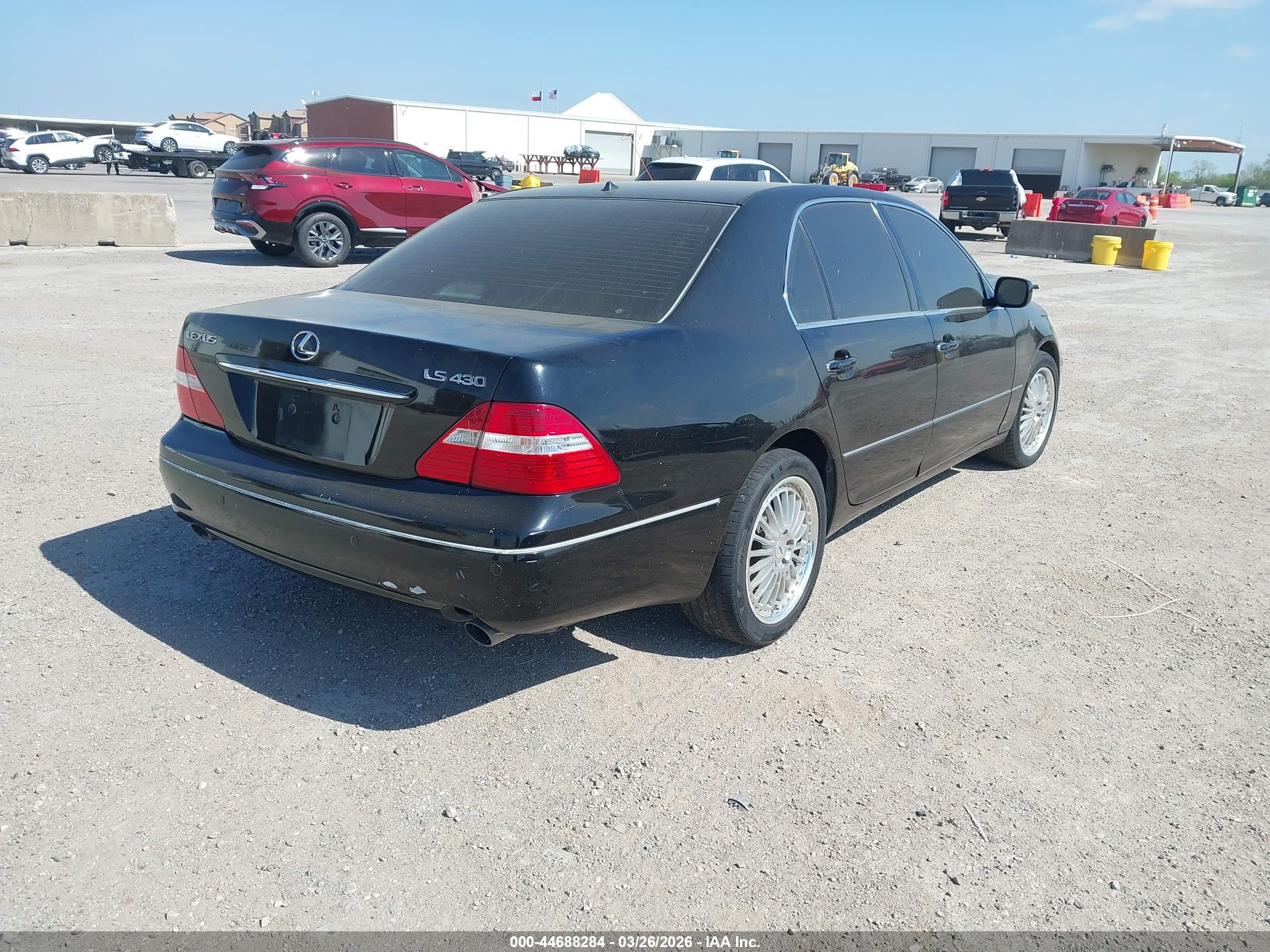 LEXUS LS image 4