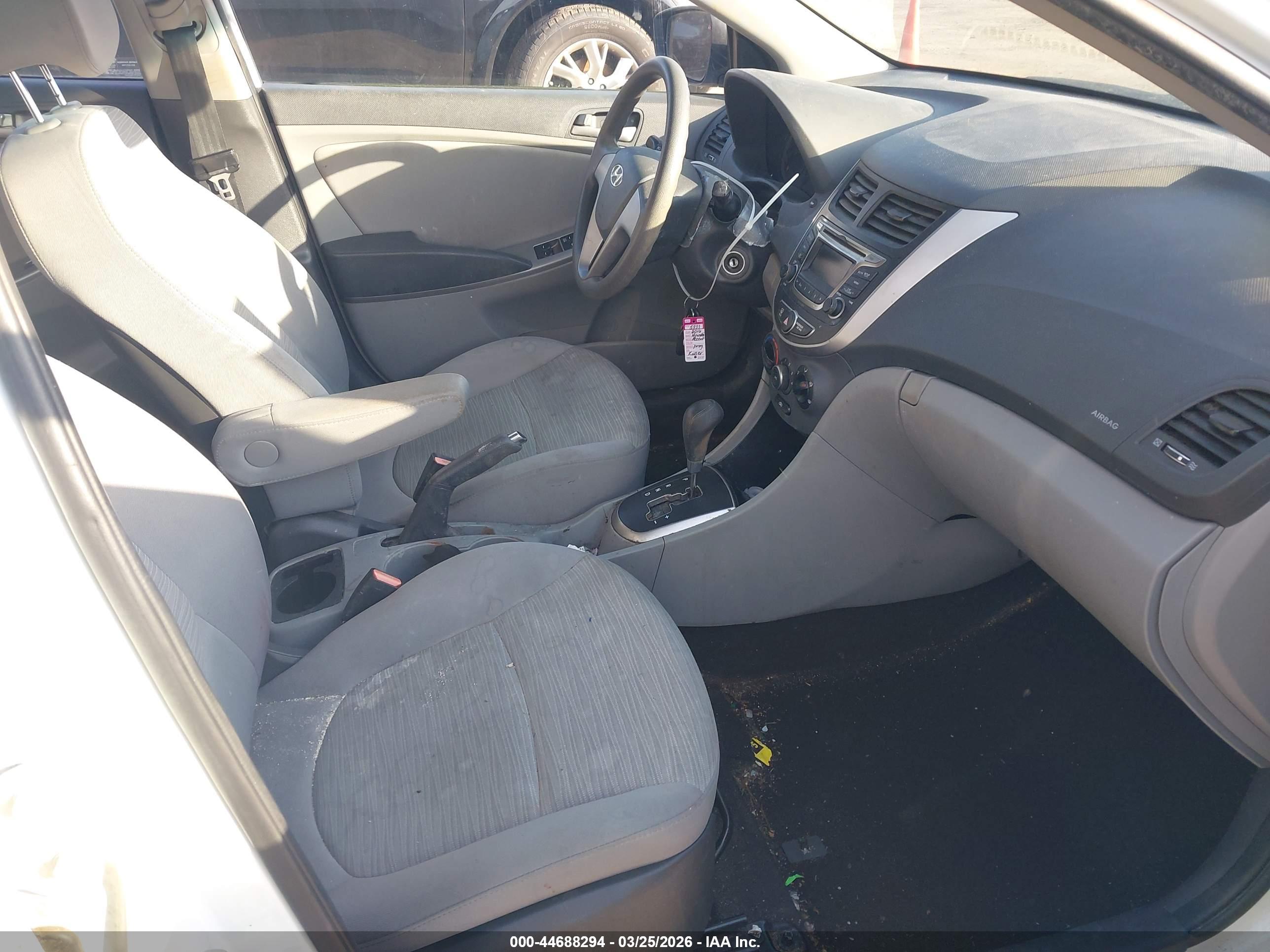 HYUNDAI ACCENT image 5