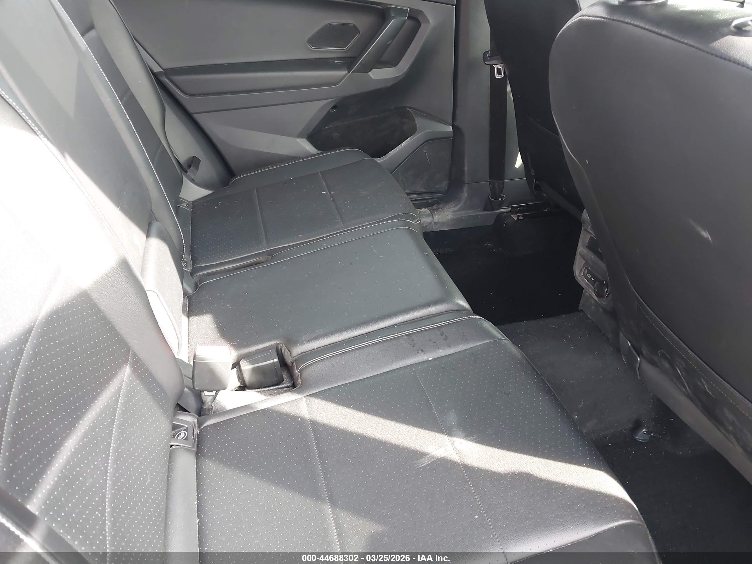 VOLKSWAGEN TIGUAN image 8
