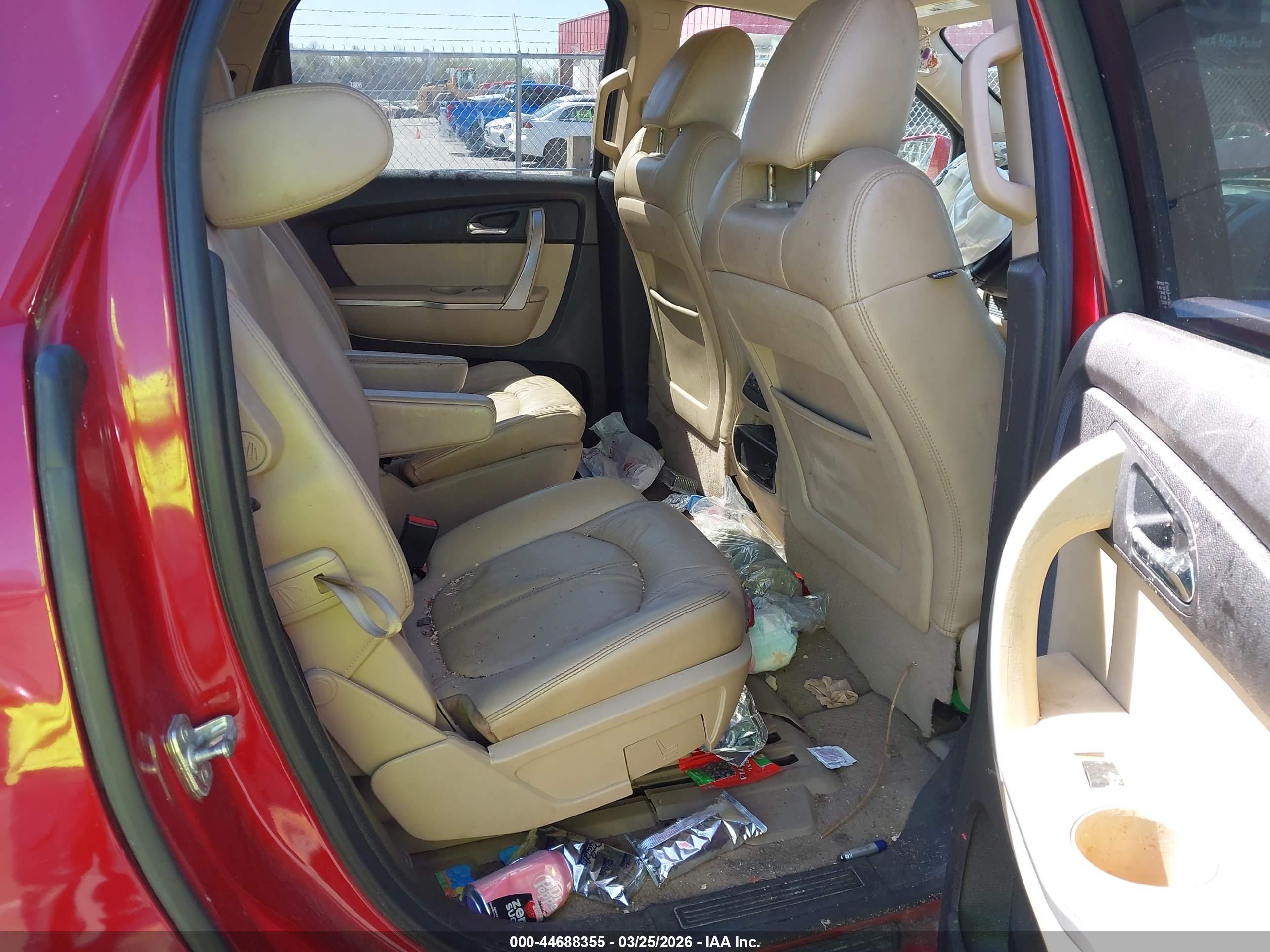 GMC ACADIA image 8
