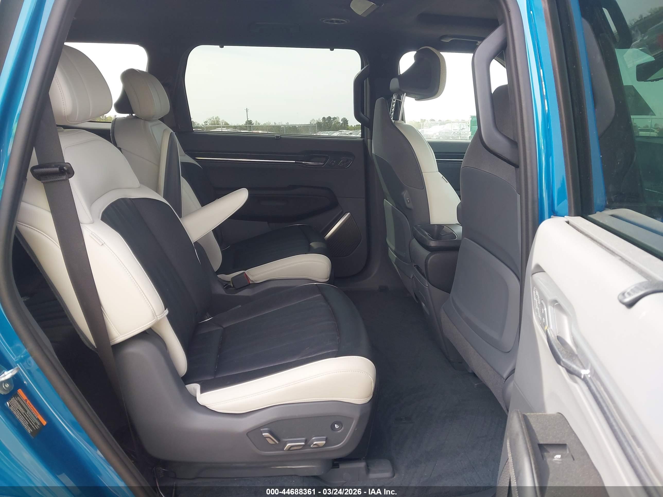 KIA EV9 image 8