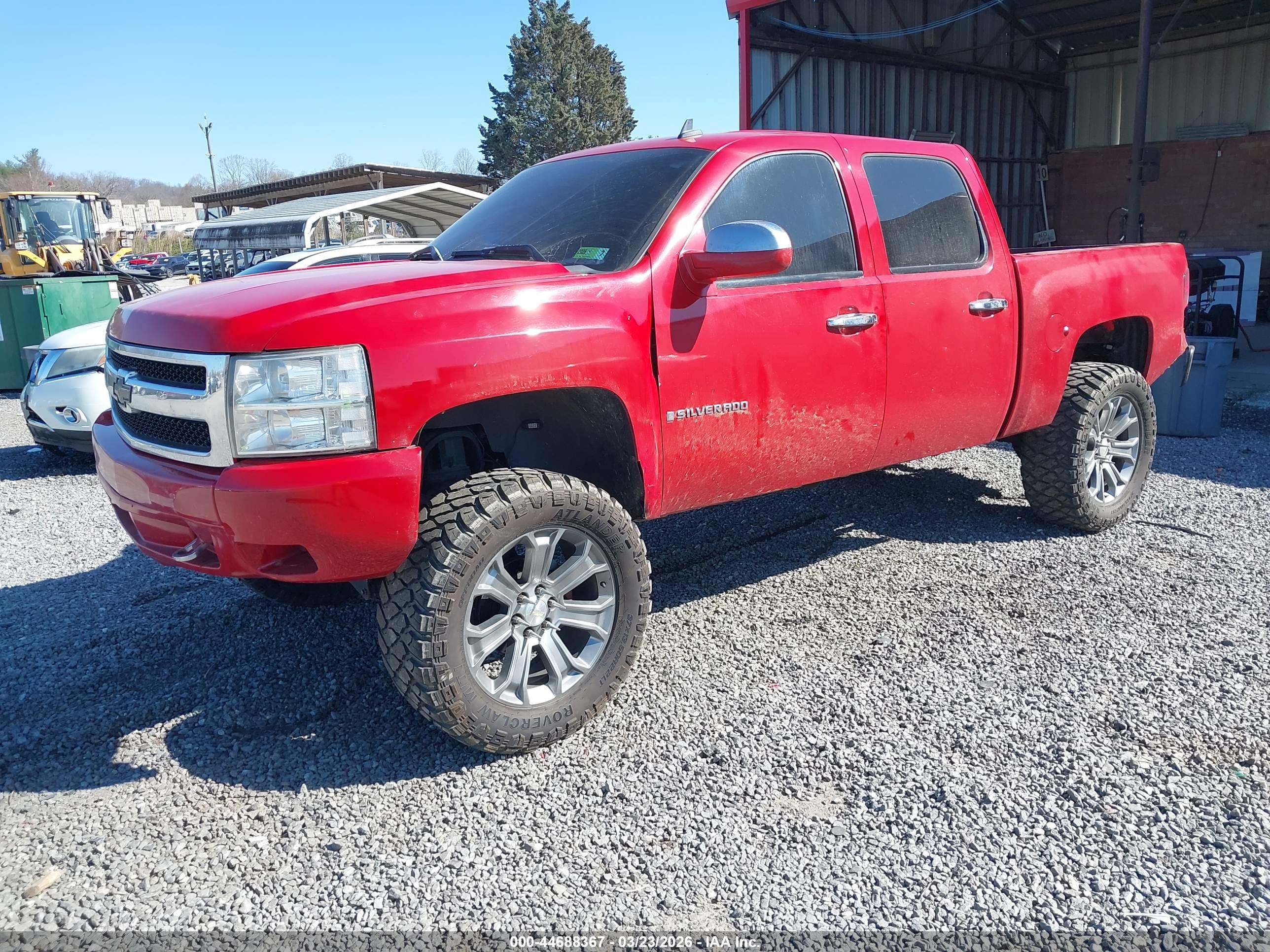 CHEVROLET SILVERADO image 2