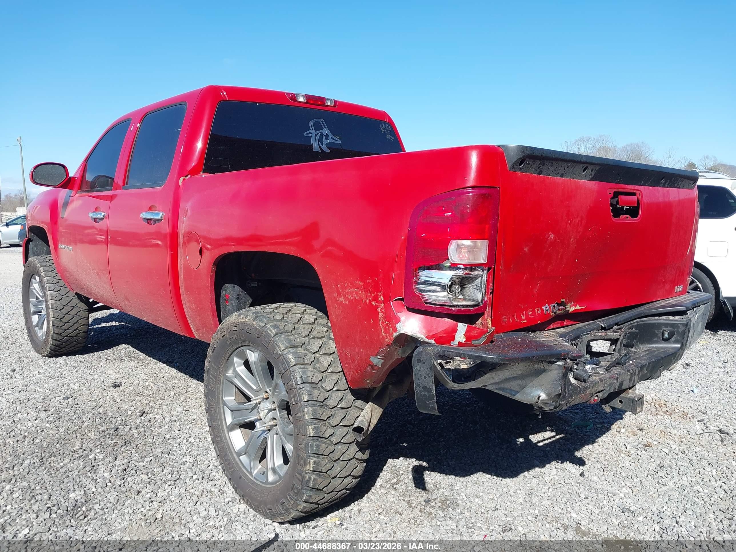 CHEVROLET SILVERADO image 6