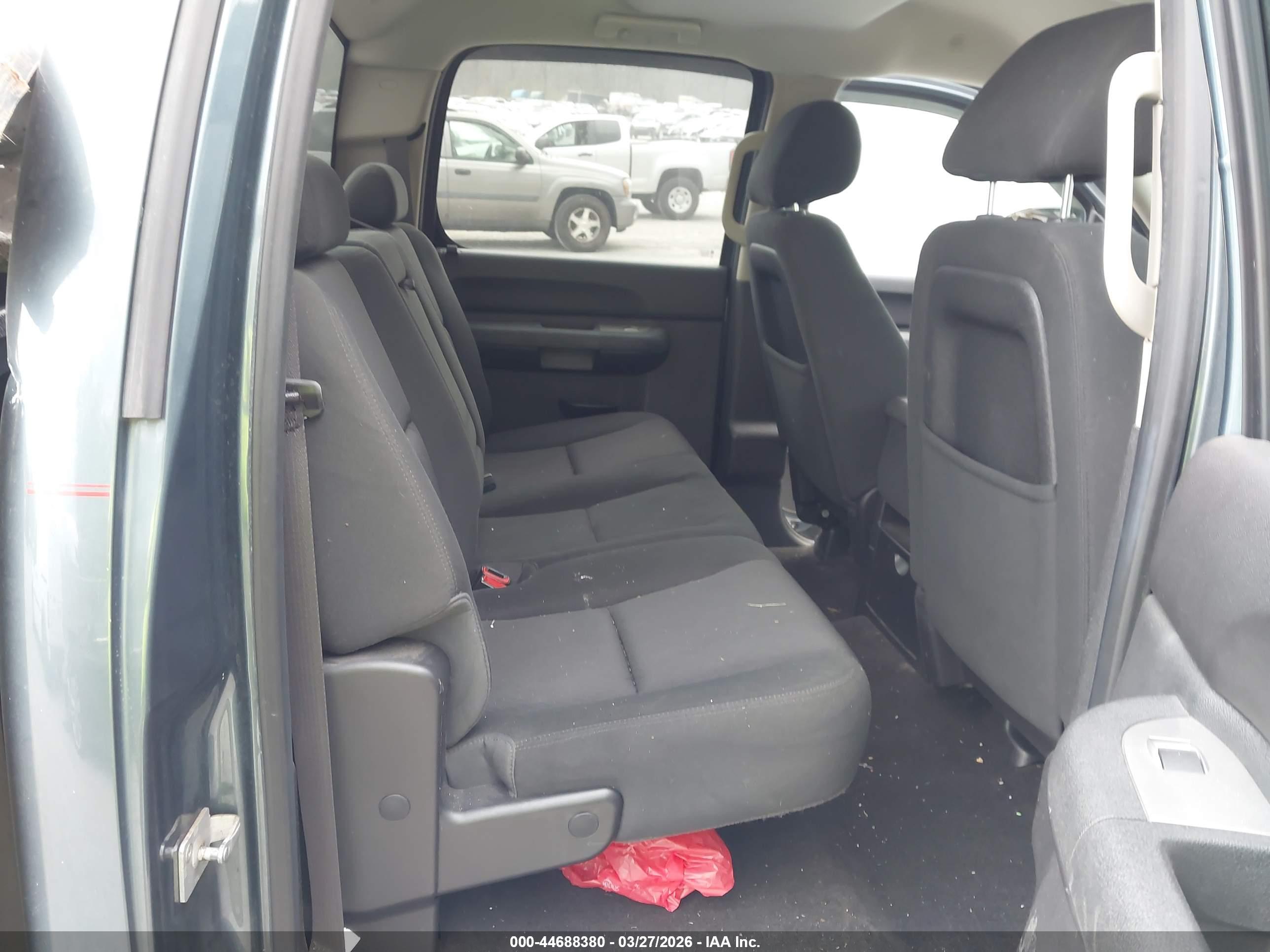 CHEVROLET SILVERADO image 8