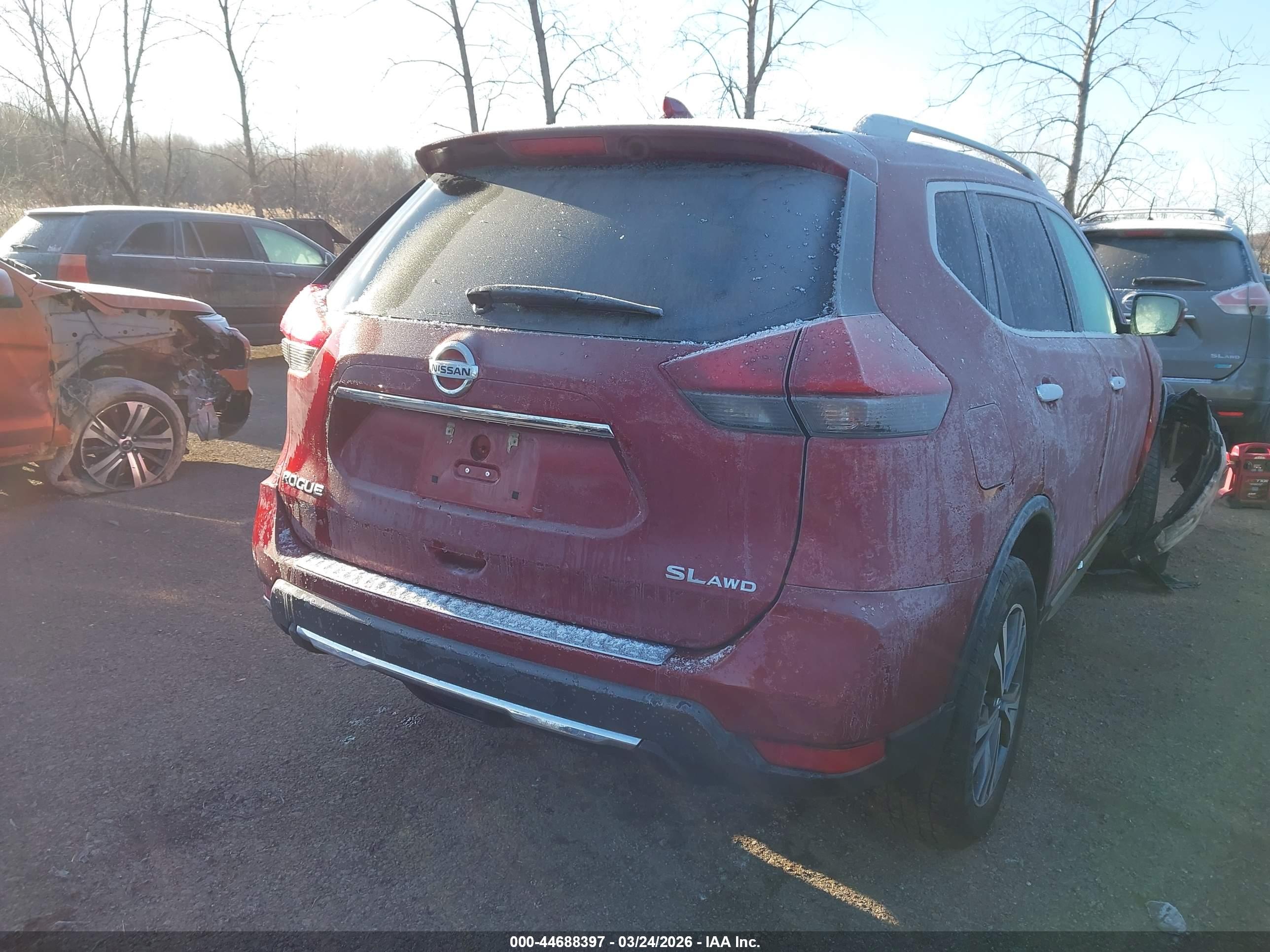 NISSAN ROGUE image 4