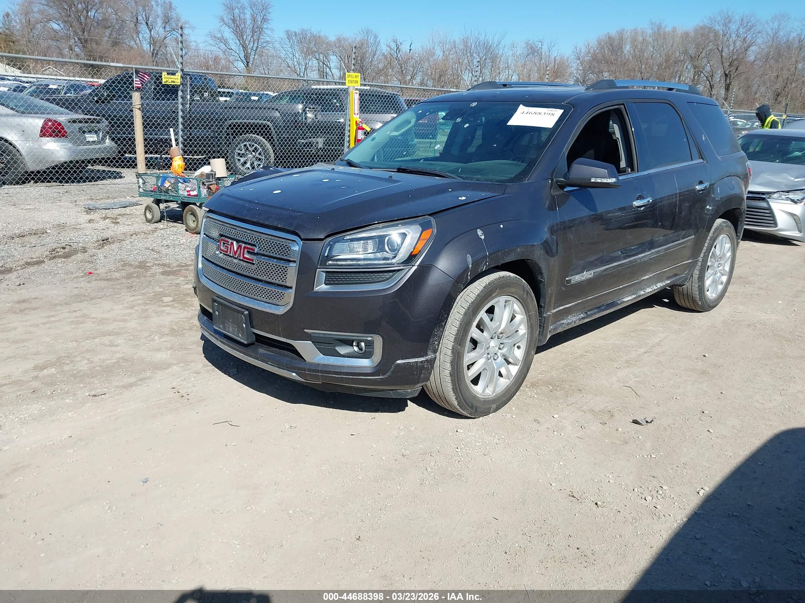 GMC ACADIA image 2