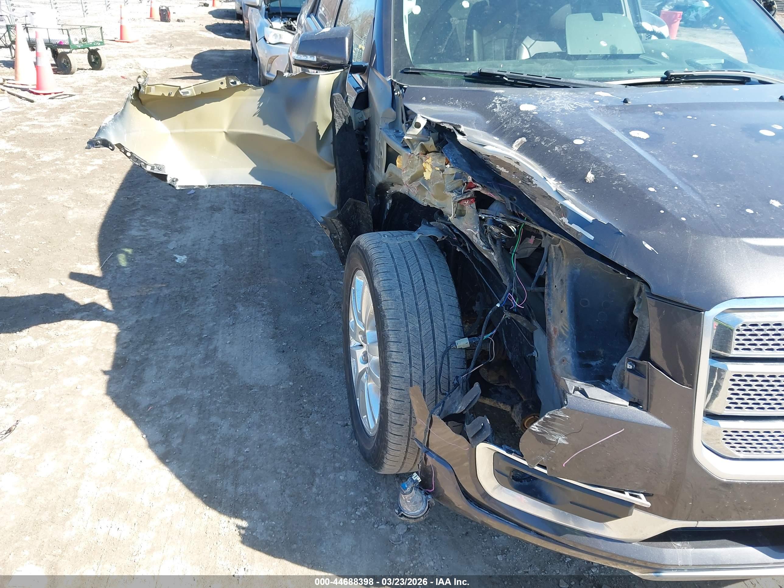 GMC ACADIA image 6