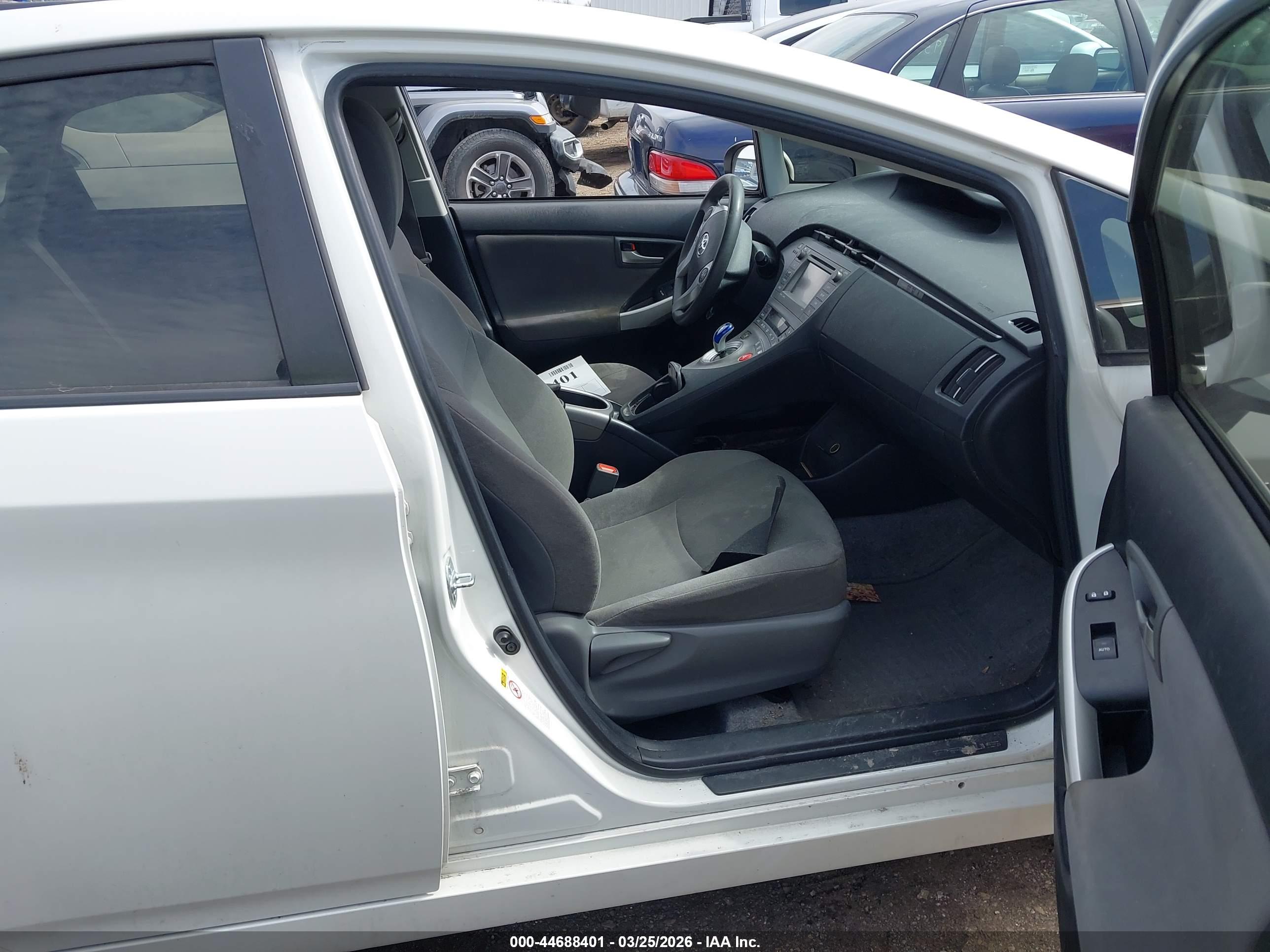 TOYOTA PRIUS image 5