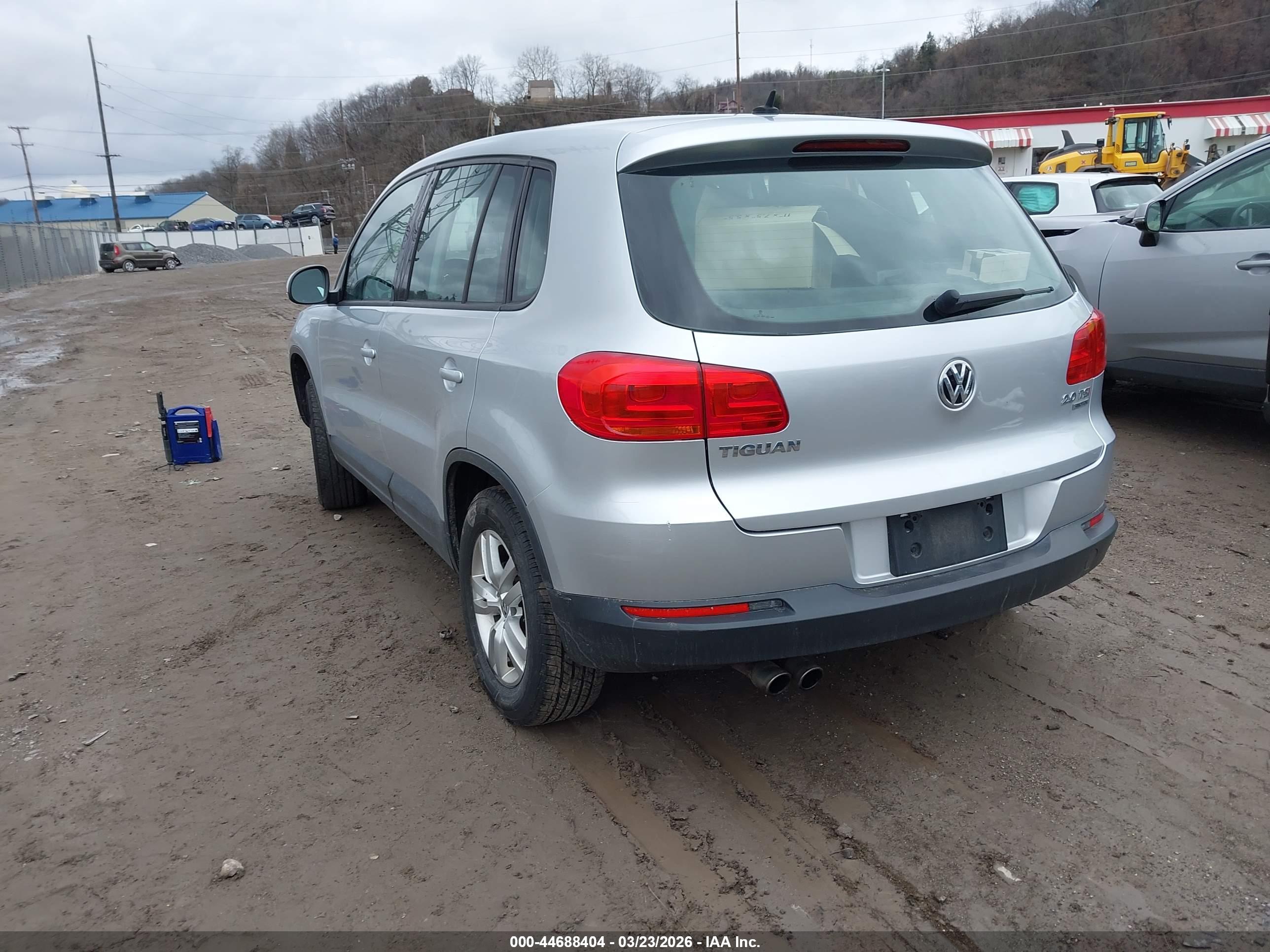 VOLKSWAGEN TIGUAN image 3