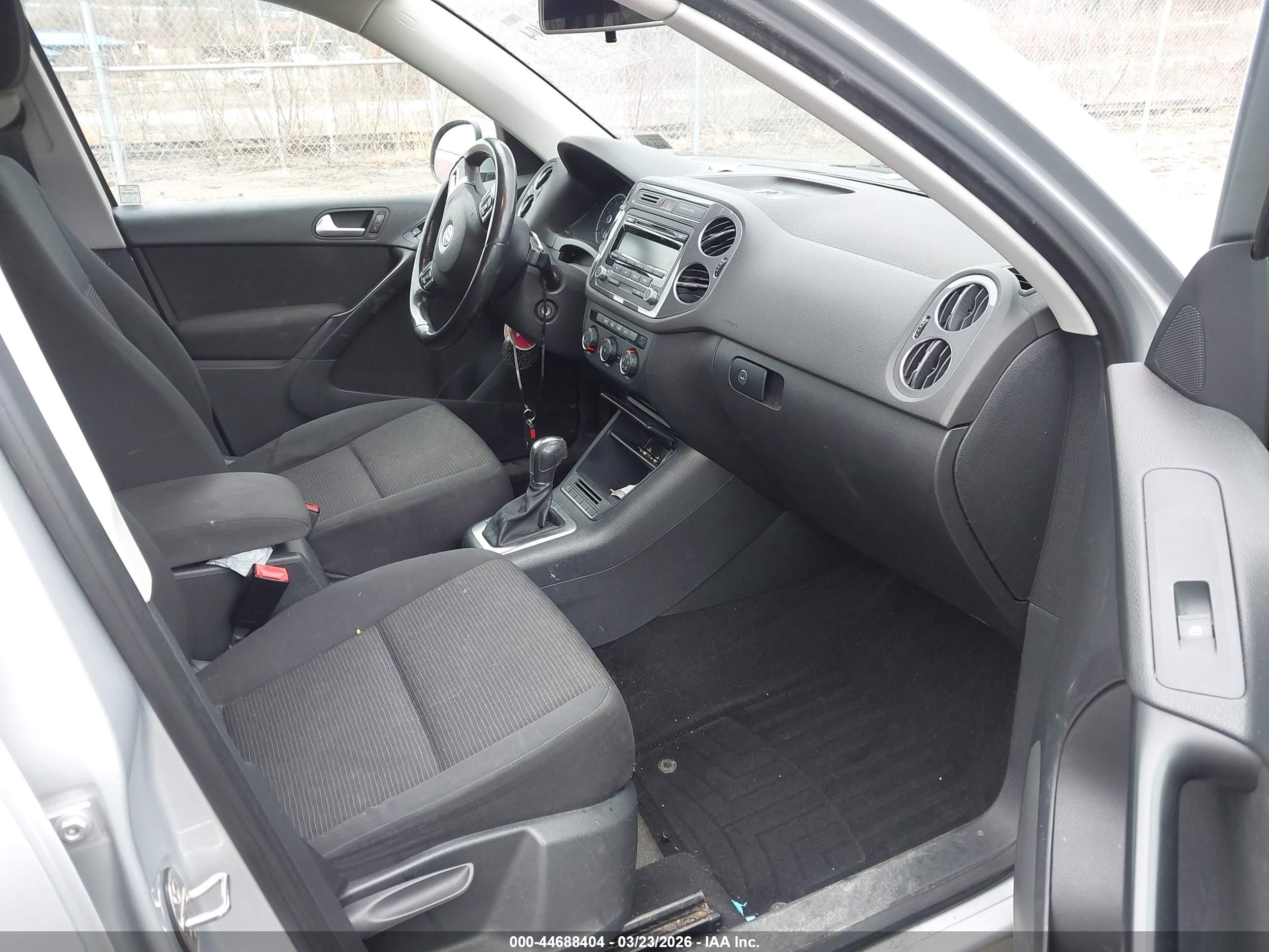 VOLKSWAGEN TIGUAN image 5