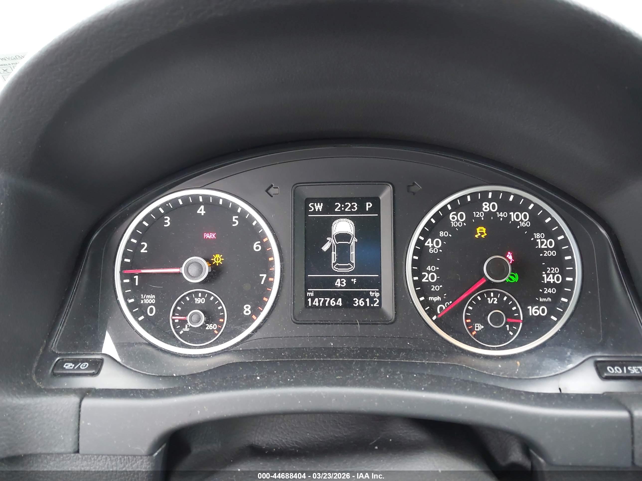 VOLKSWAGEN TIGUAN image 7