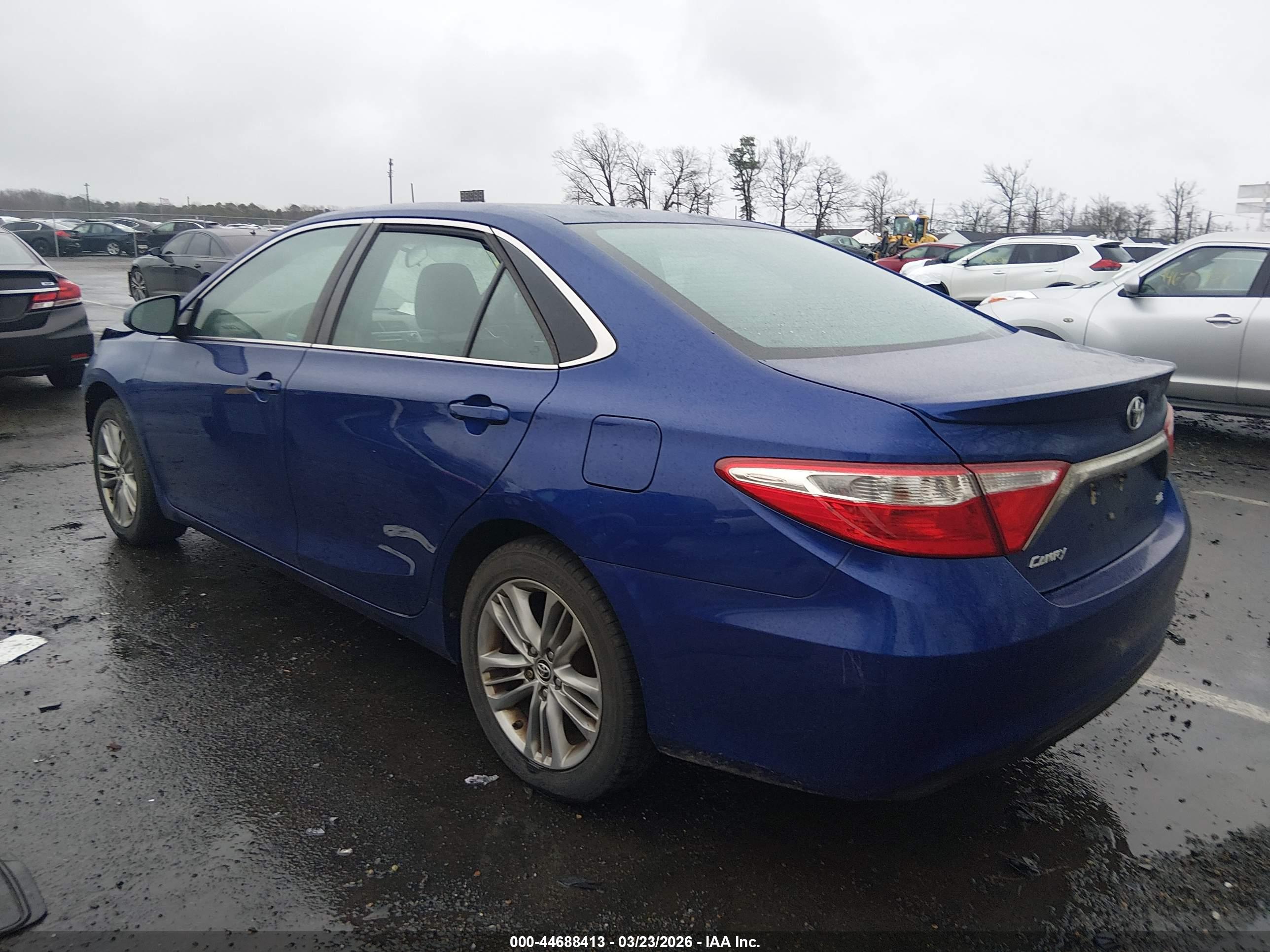 TOYOTA CAMRY image 3