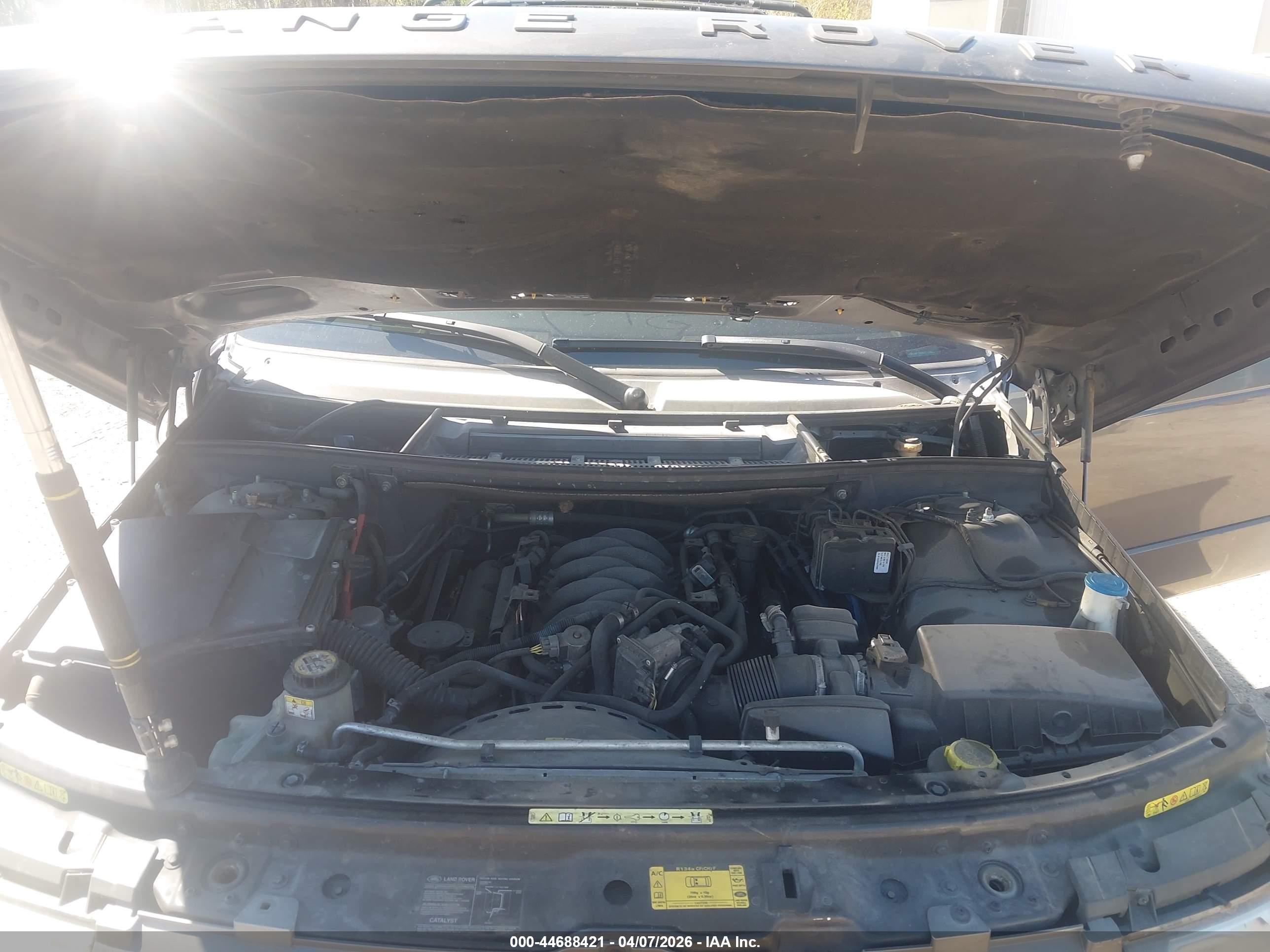 LAND ROVER image 10