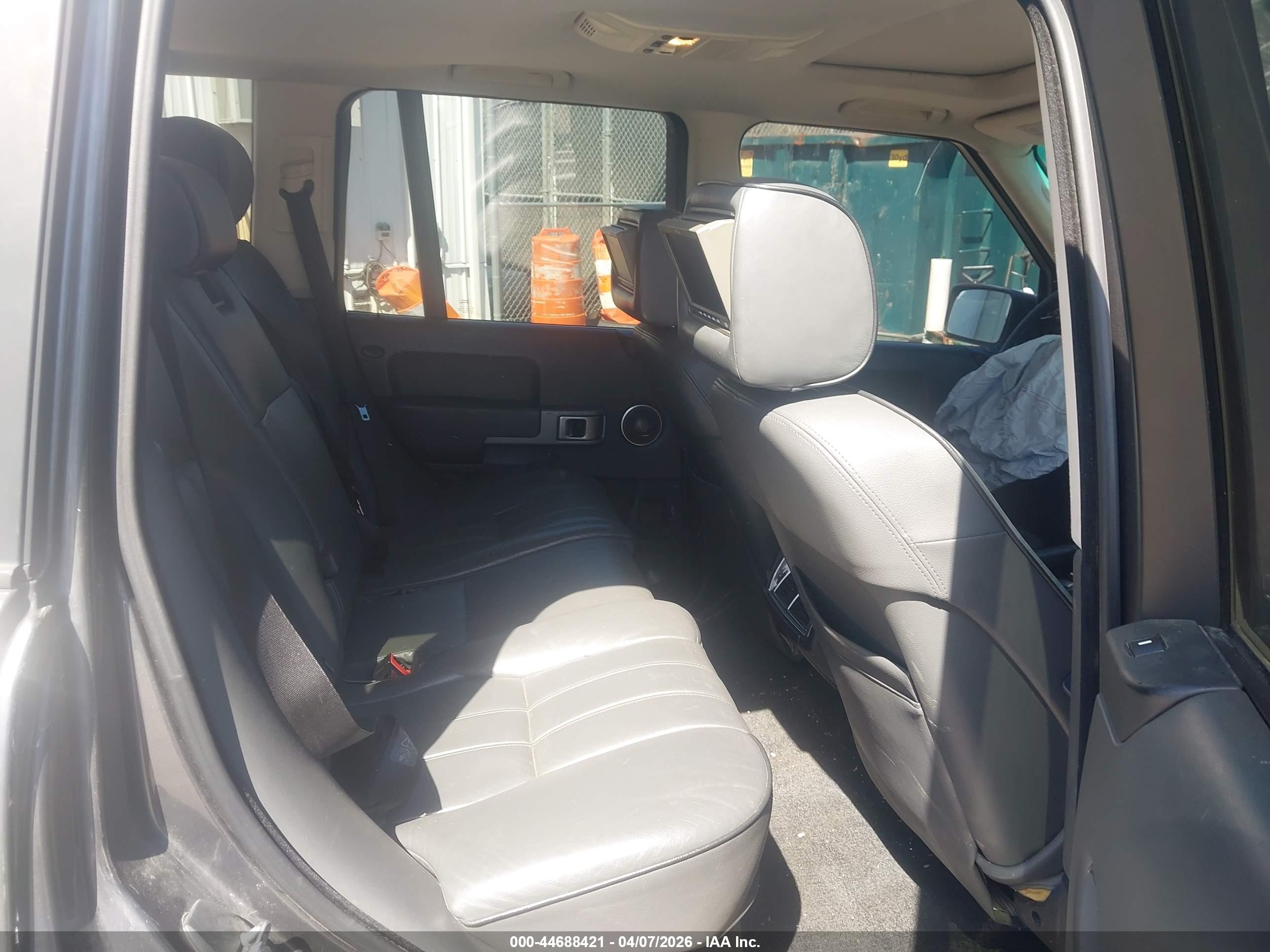 LAND ROVER image 8
