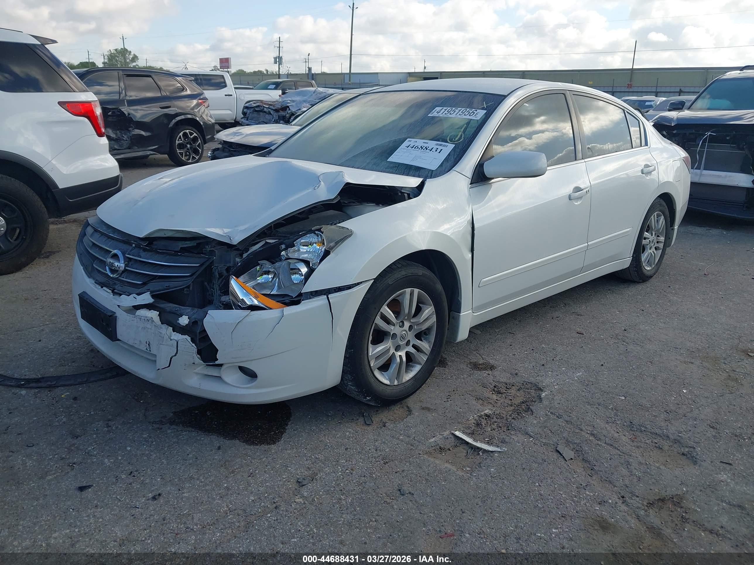 NISSAN ALTIMA image 2
