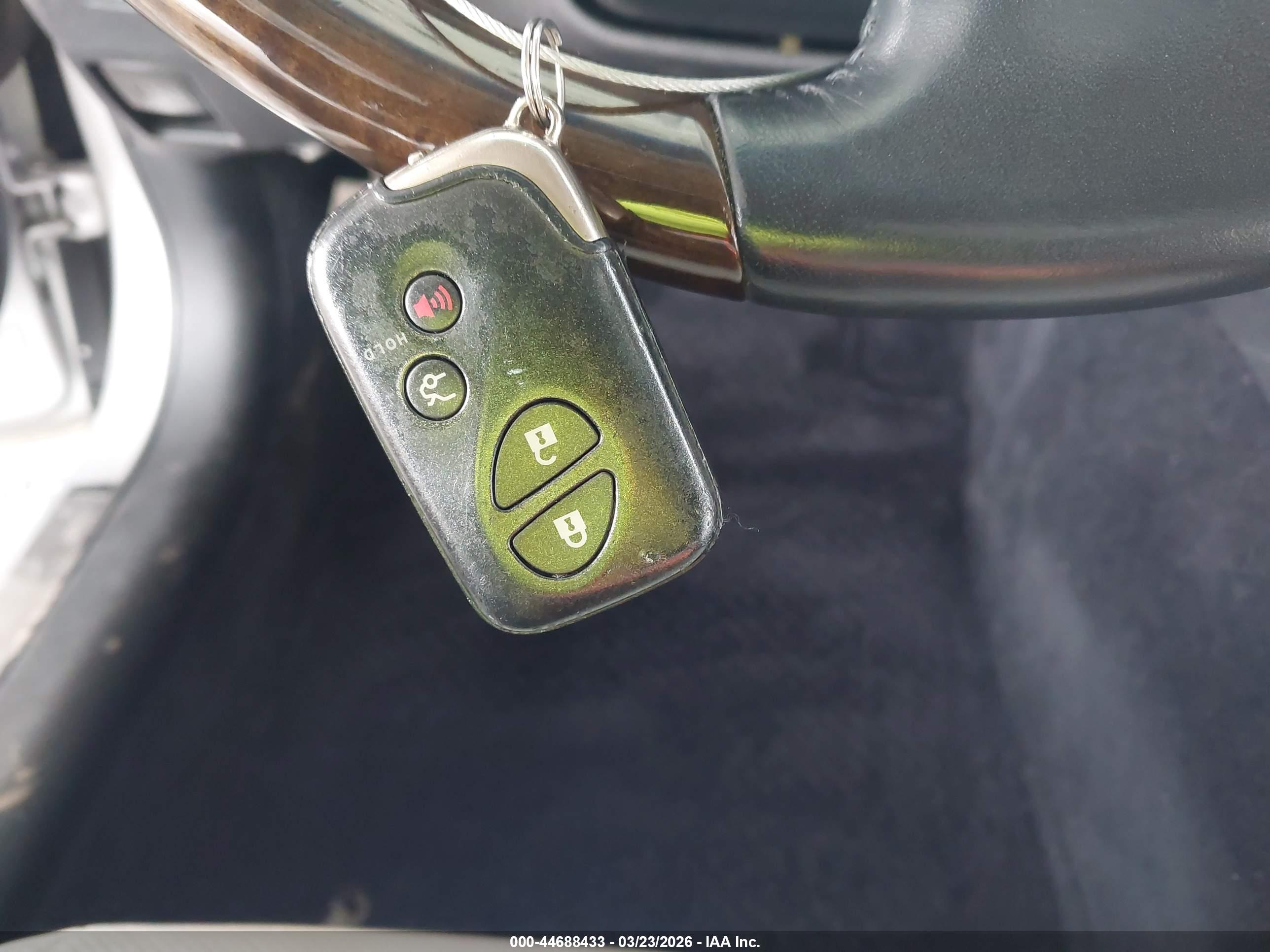 LEXUS ES image 11
