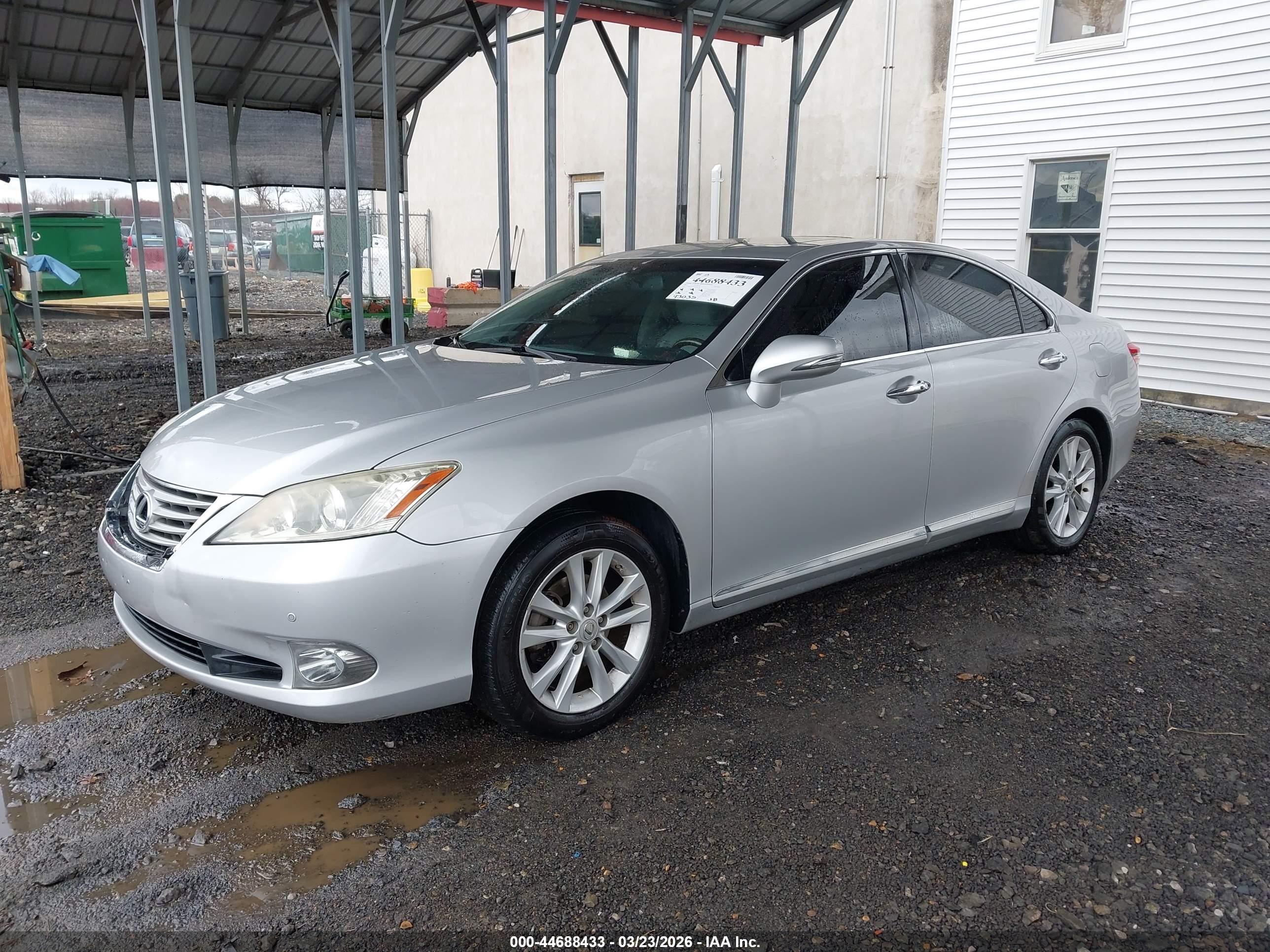 LEXUS ES image 2