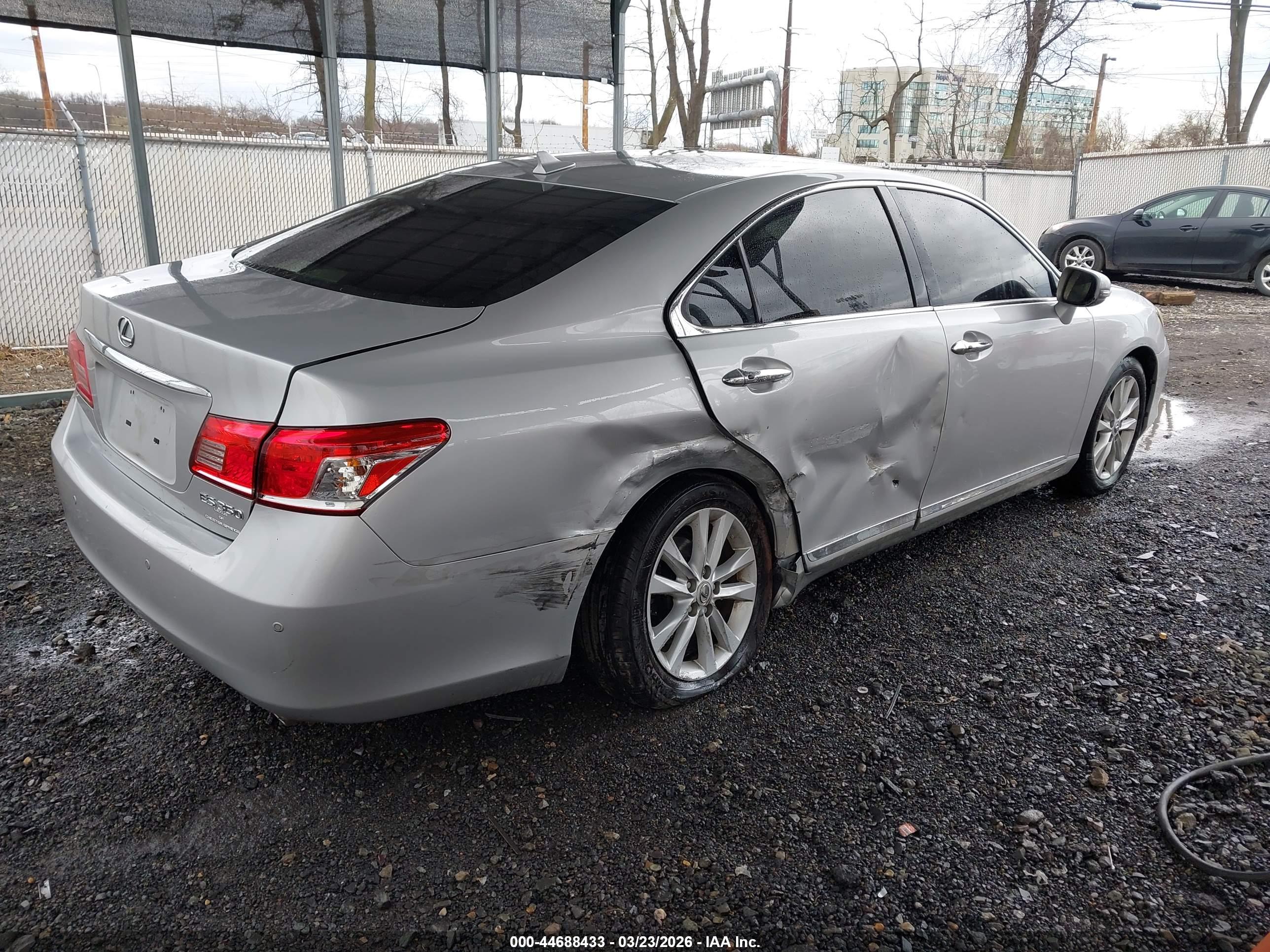 LEXUS ES image 4