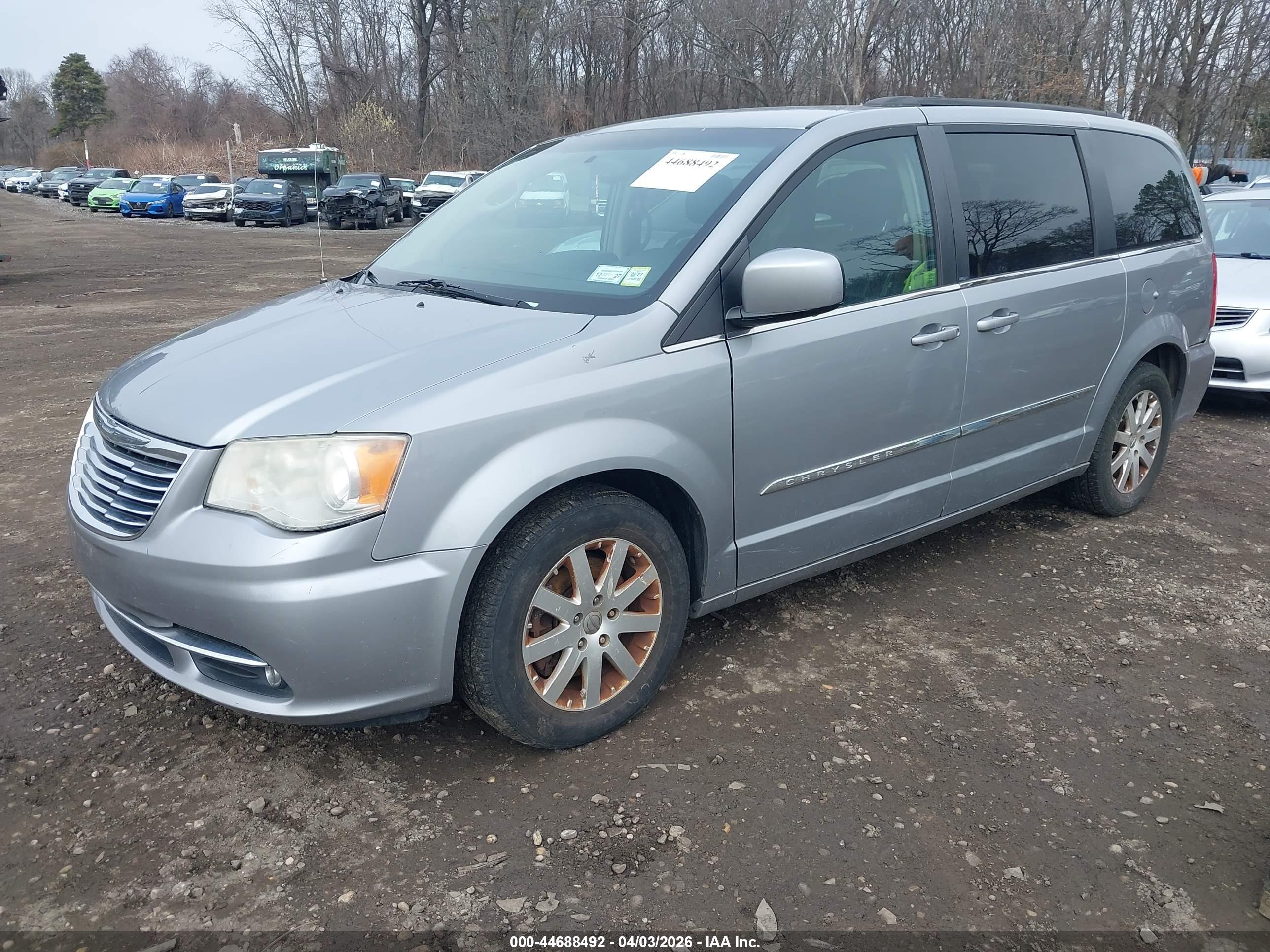 CHRYSLER TOWN image 2