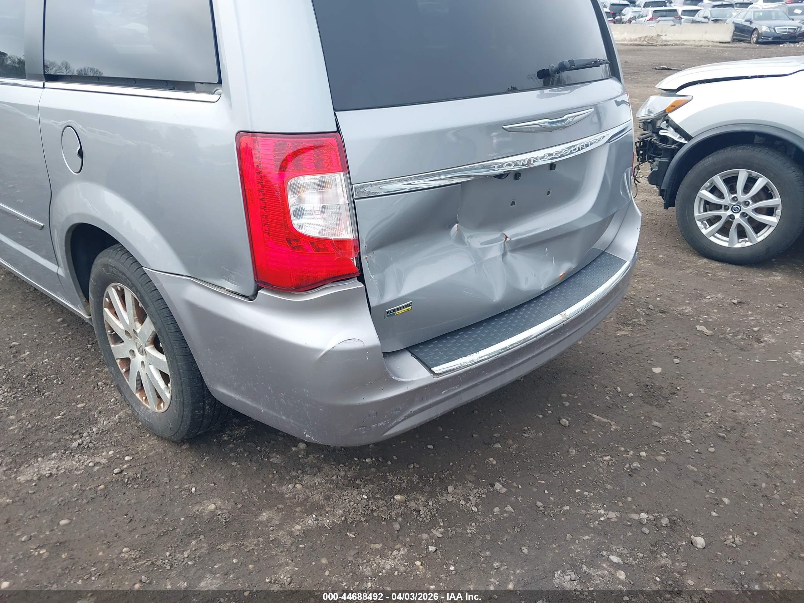 CHRYSLER TOWN image 6