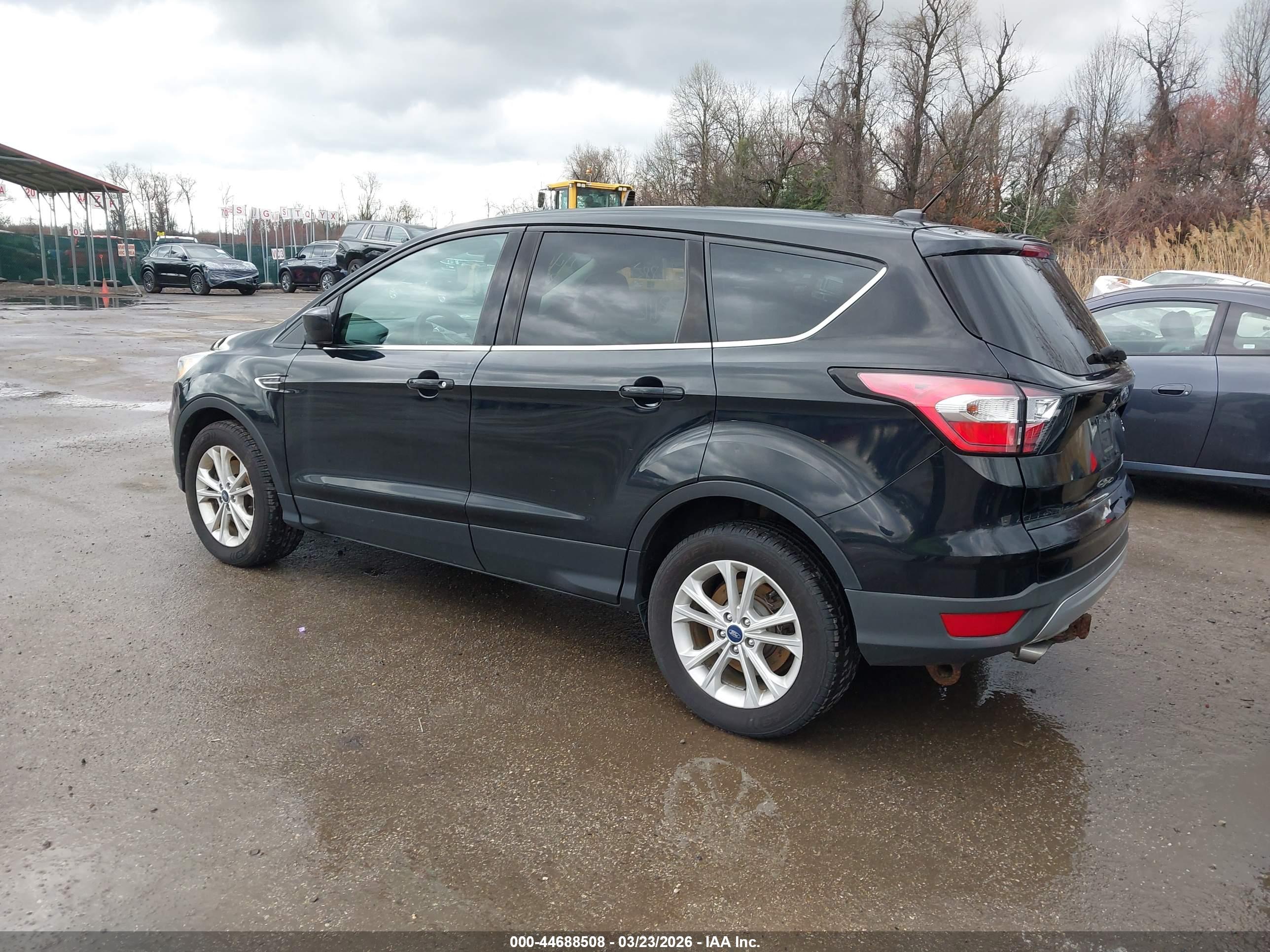 FORD ESCAPE image 3