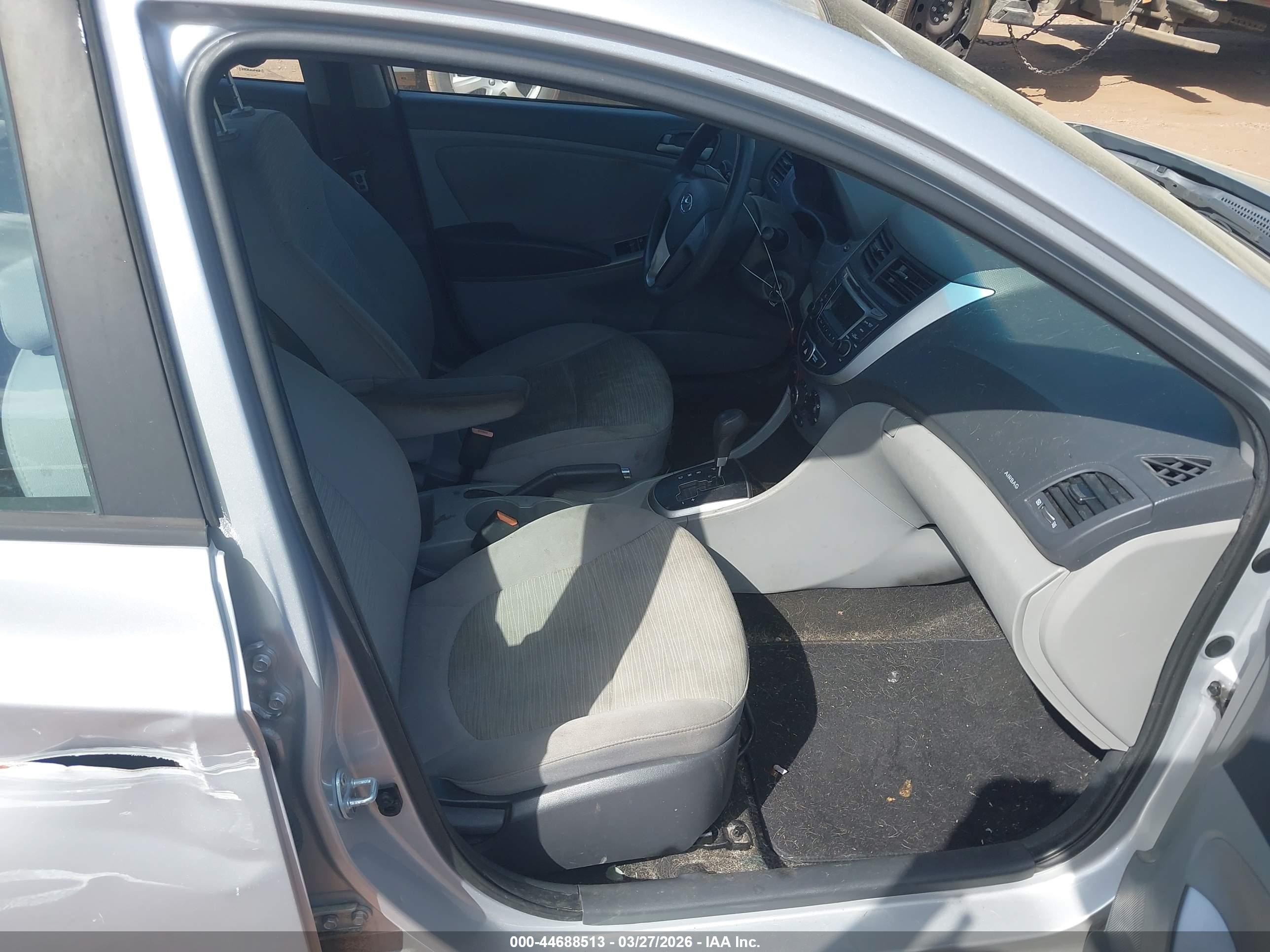 HYUNDAI ACCENT image 5