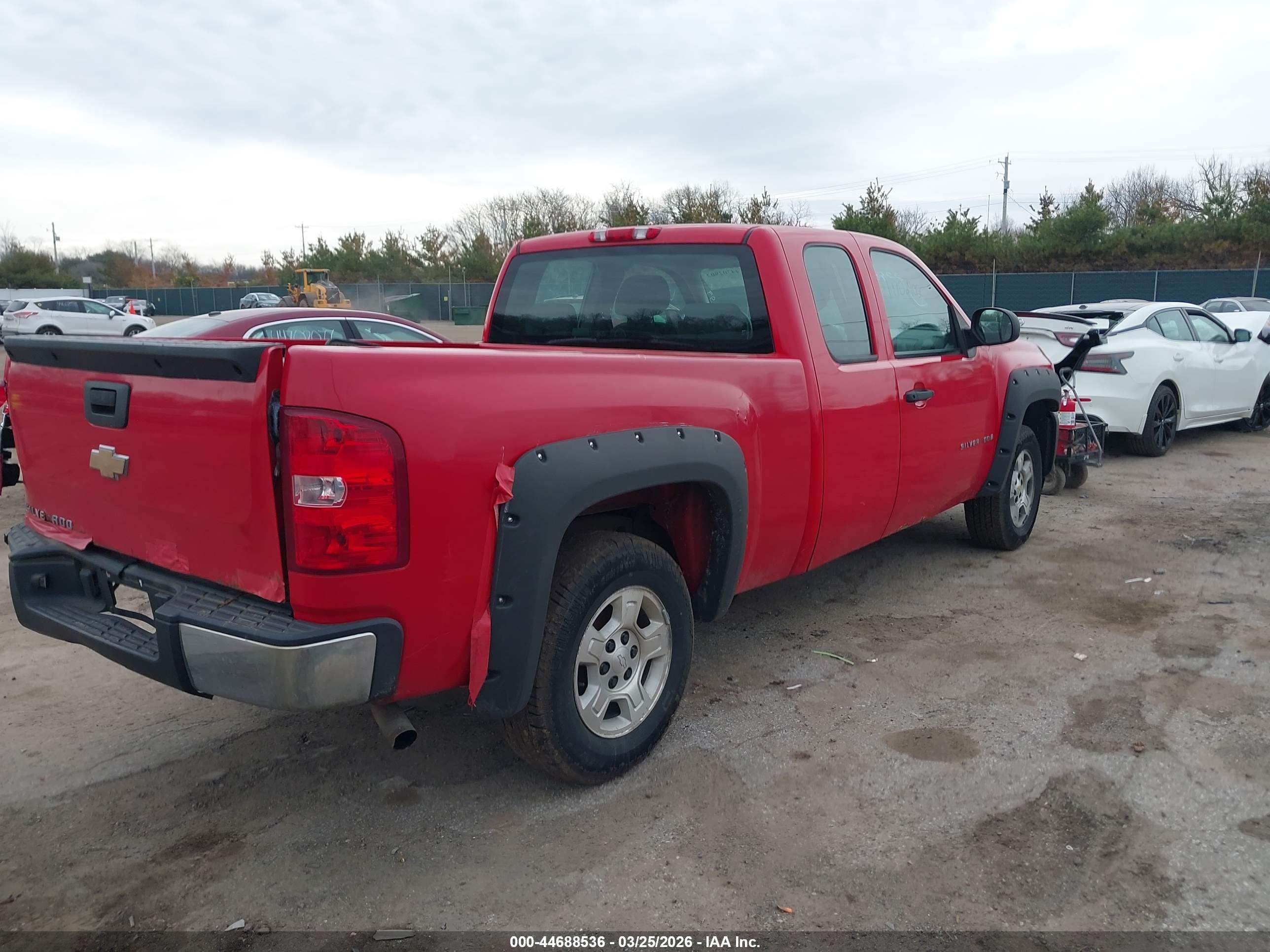 CHEVROLET SILVERADO image 4