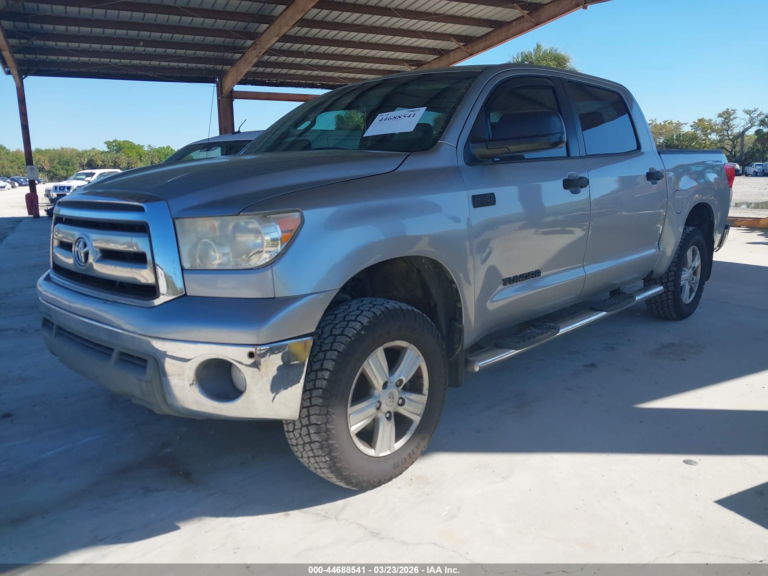 TOYOTA TUNDRA image 2