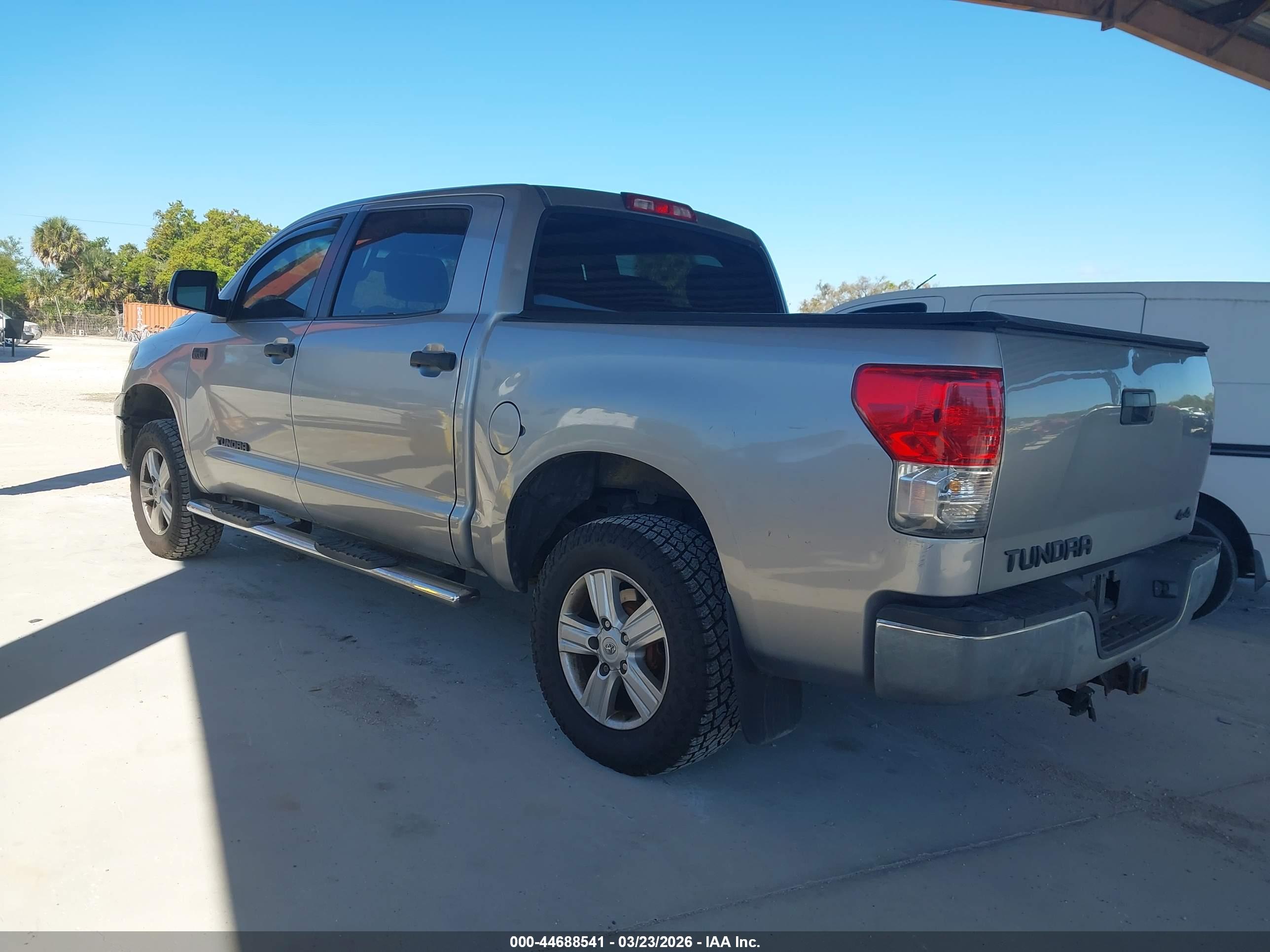 TOYOTA TUNDRA image 3