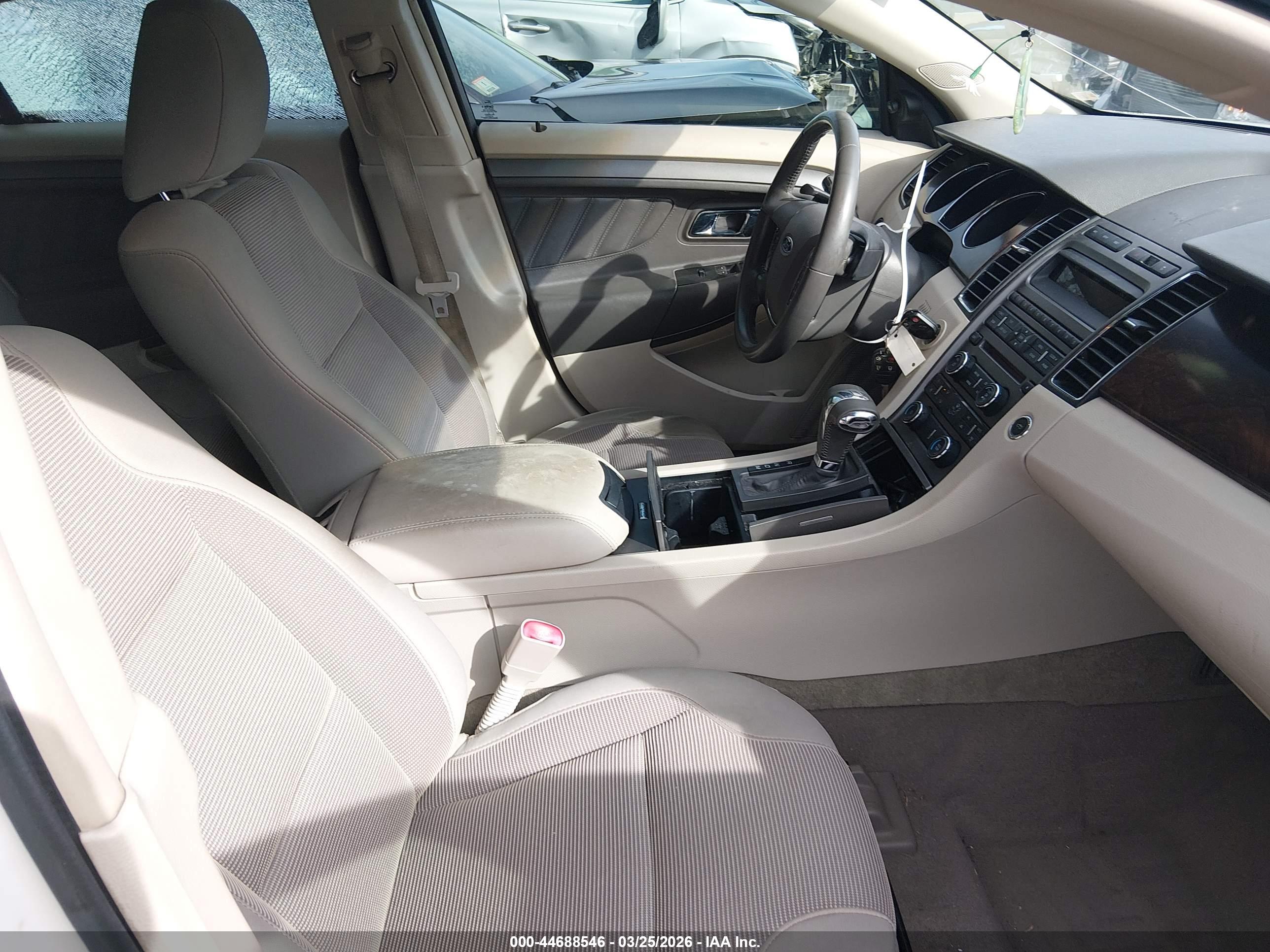 FORD TAURUS image 5