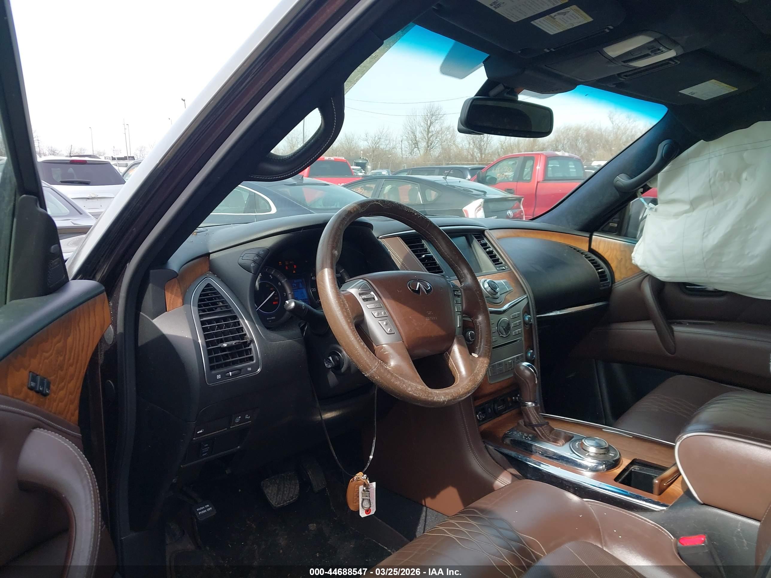 INFINITI QX80 image 5