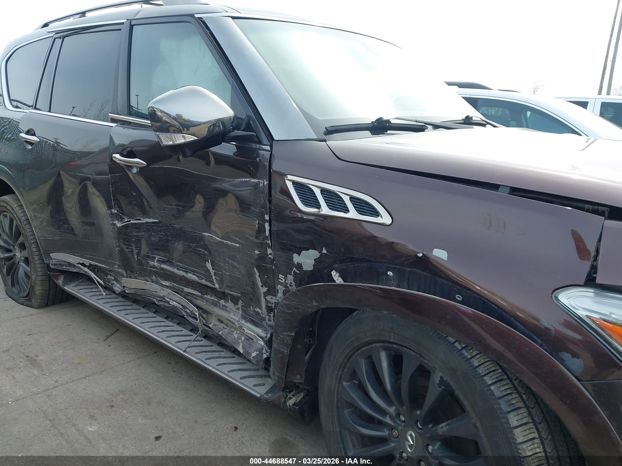 INFINITI QX80 image 6