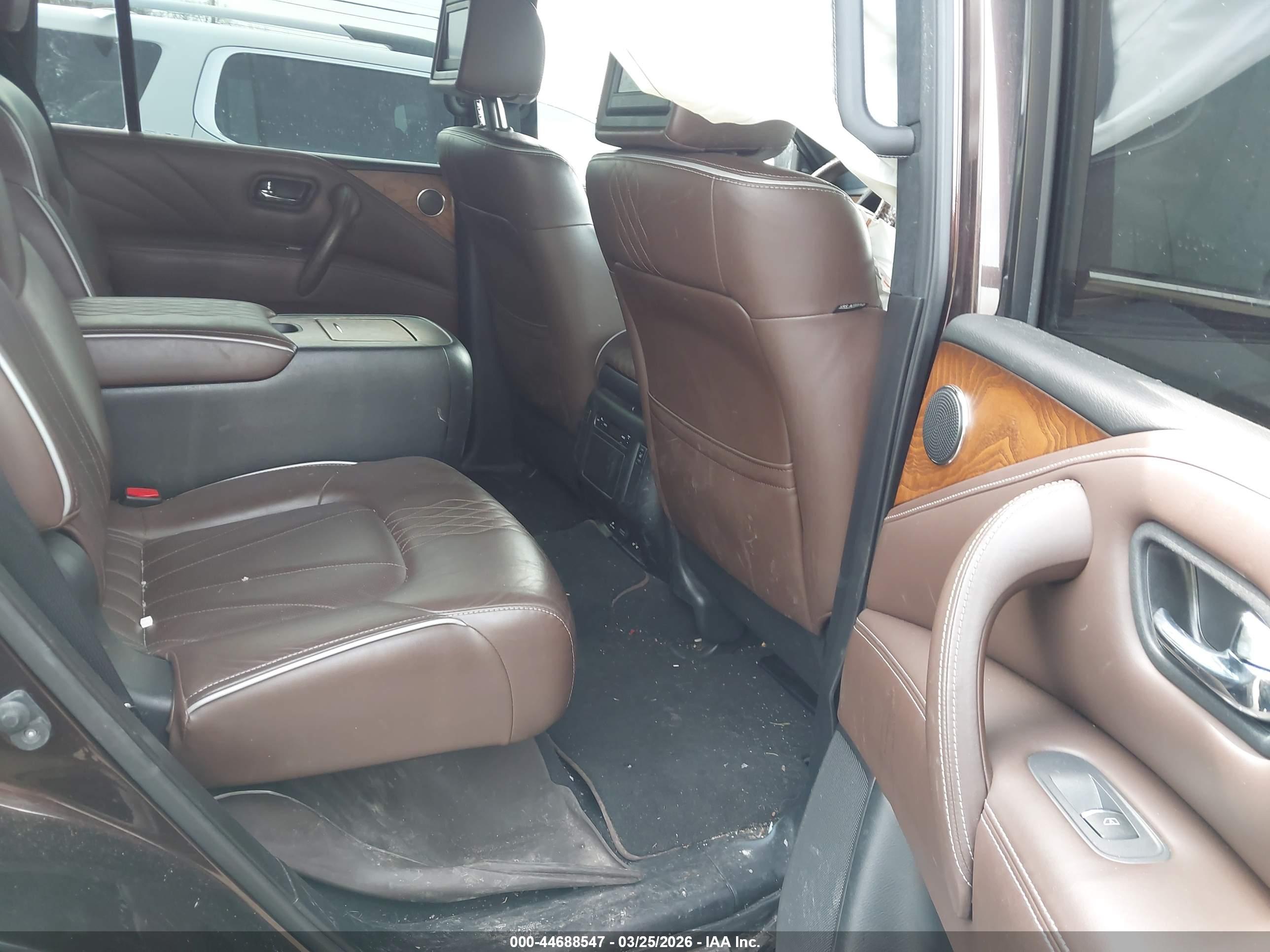 INFINITI QX80 image 8