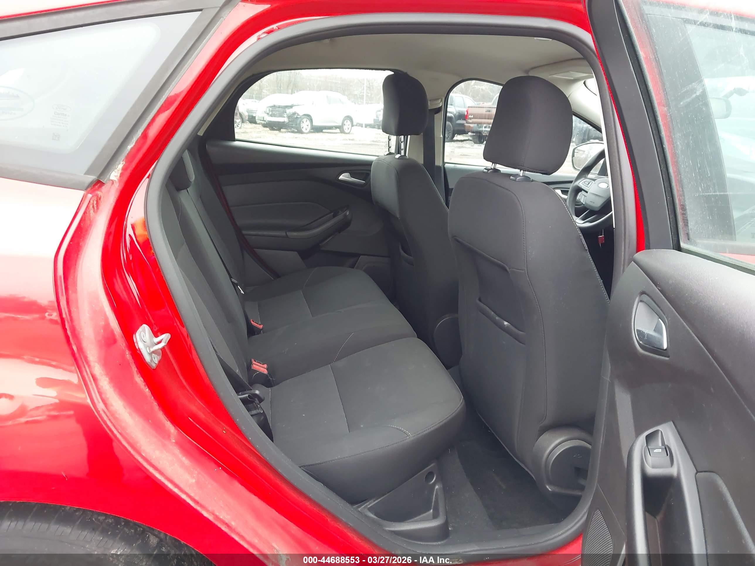 FORD FOCUS image 8