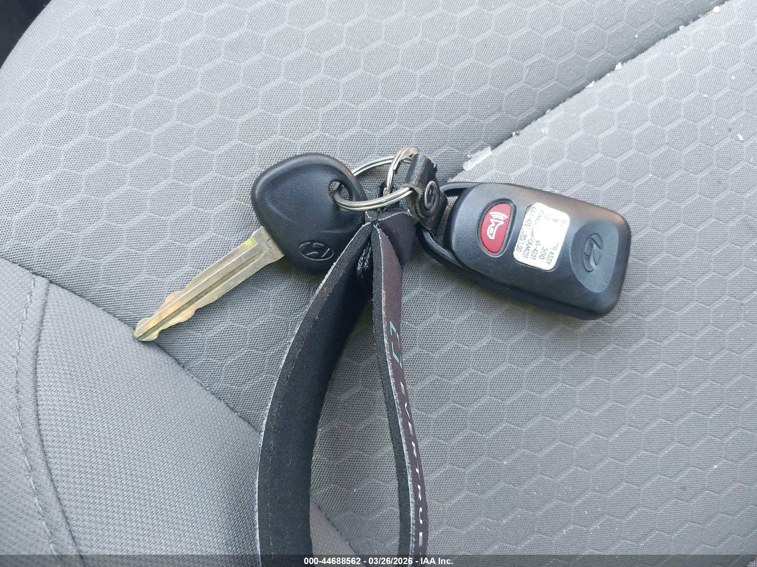 HYUNDAI ELANTRA image 11