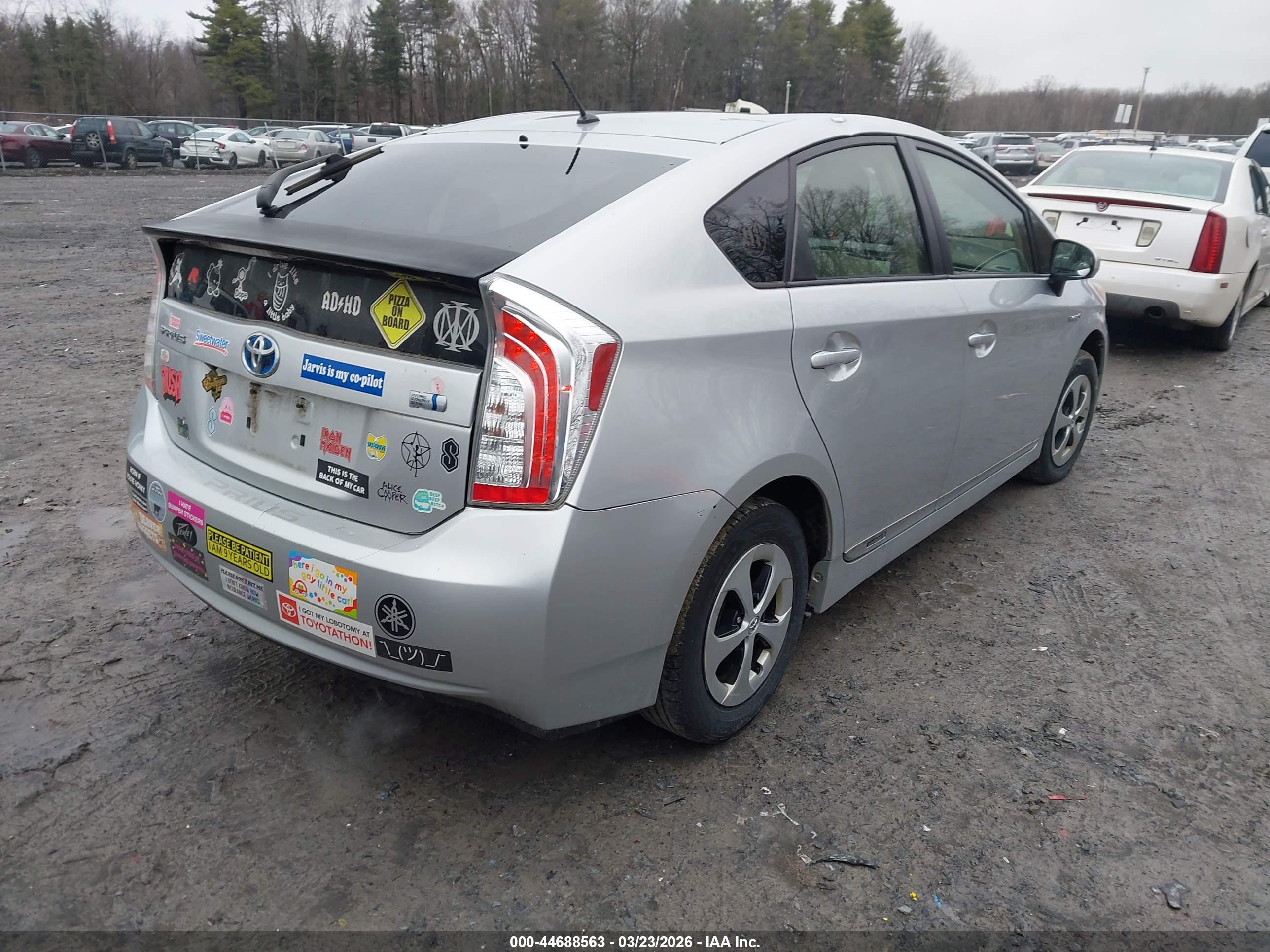 TOYOTA PRIUS image 4