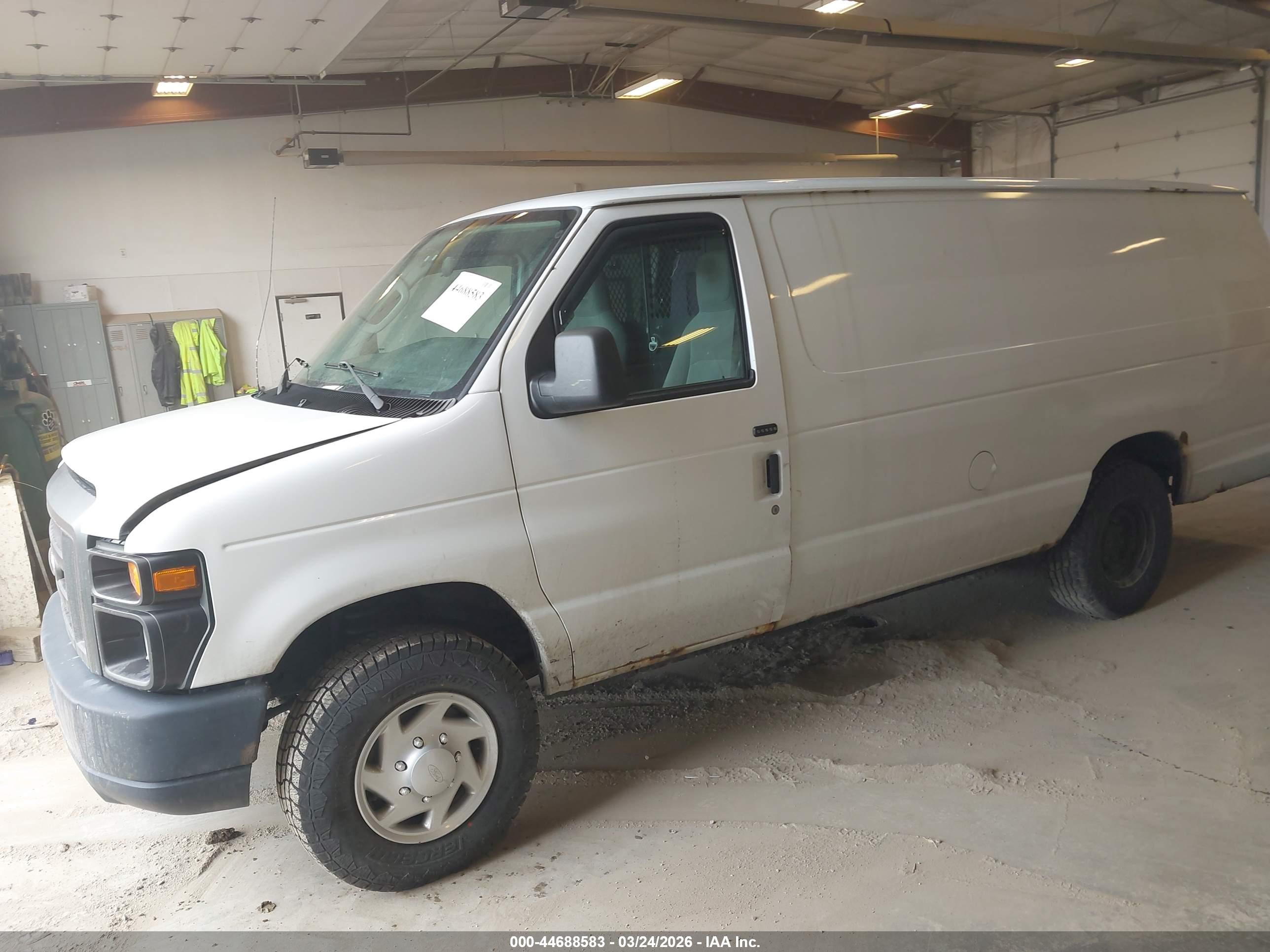 FORD E-250 image 2