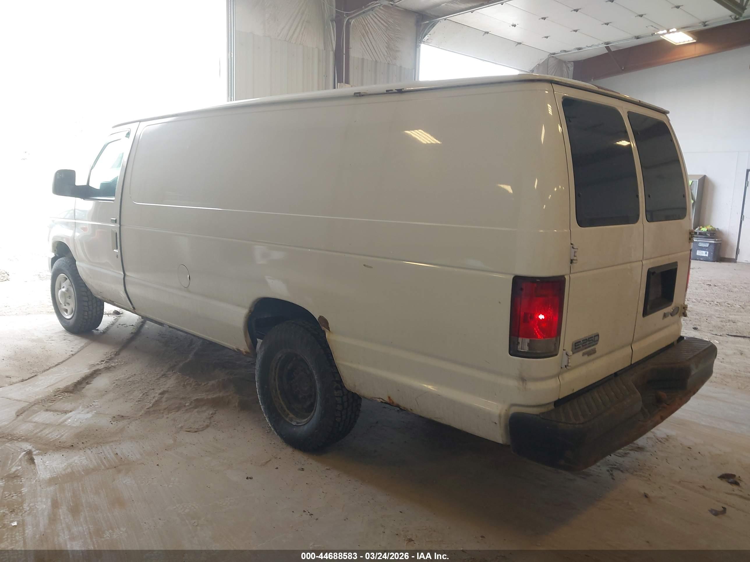 FORD E-250 image 3