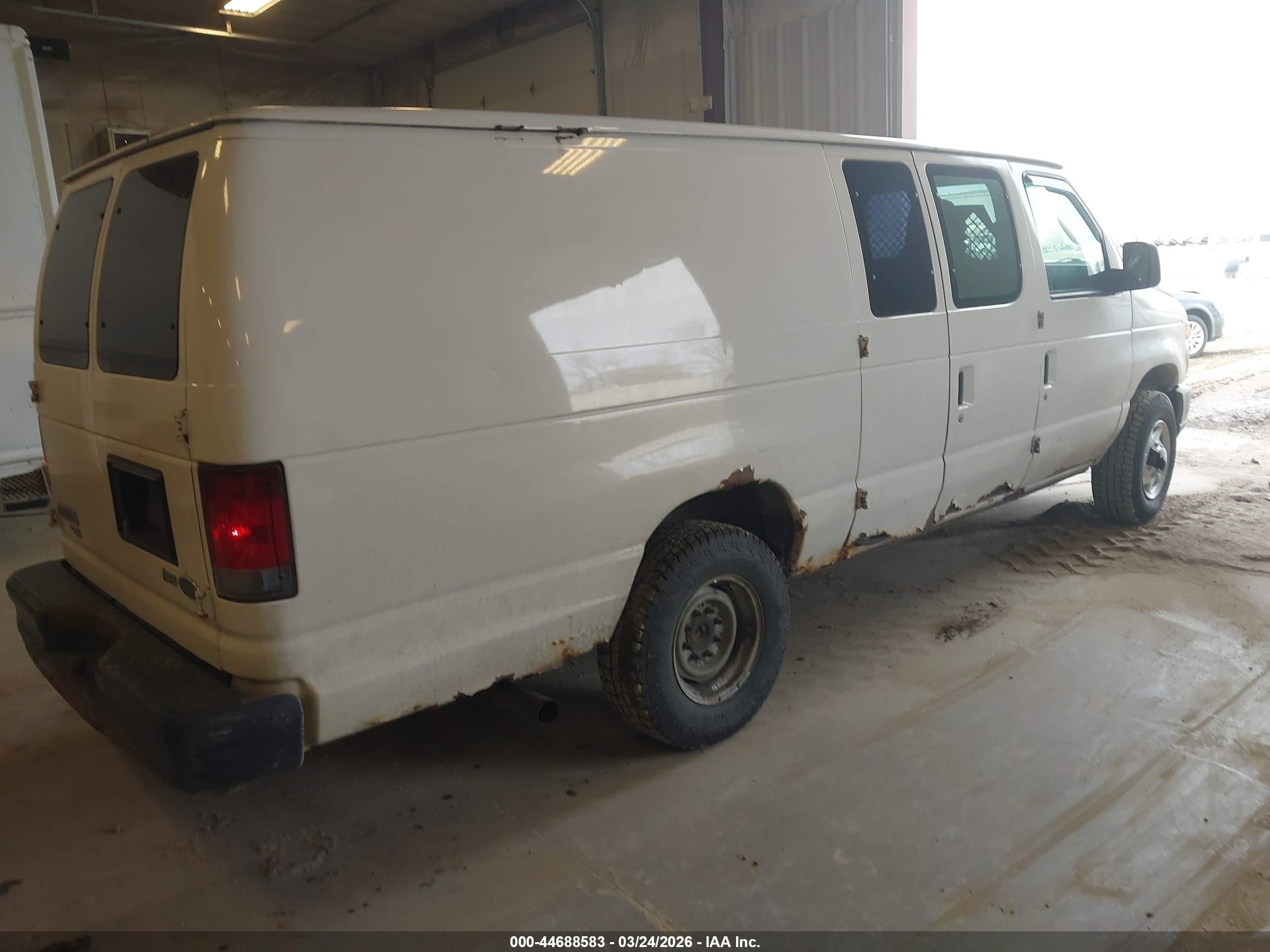 FORD E-250 image 4
