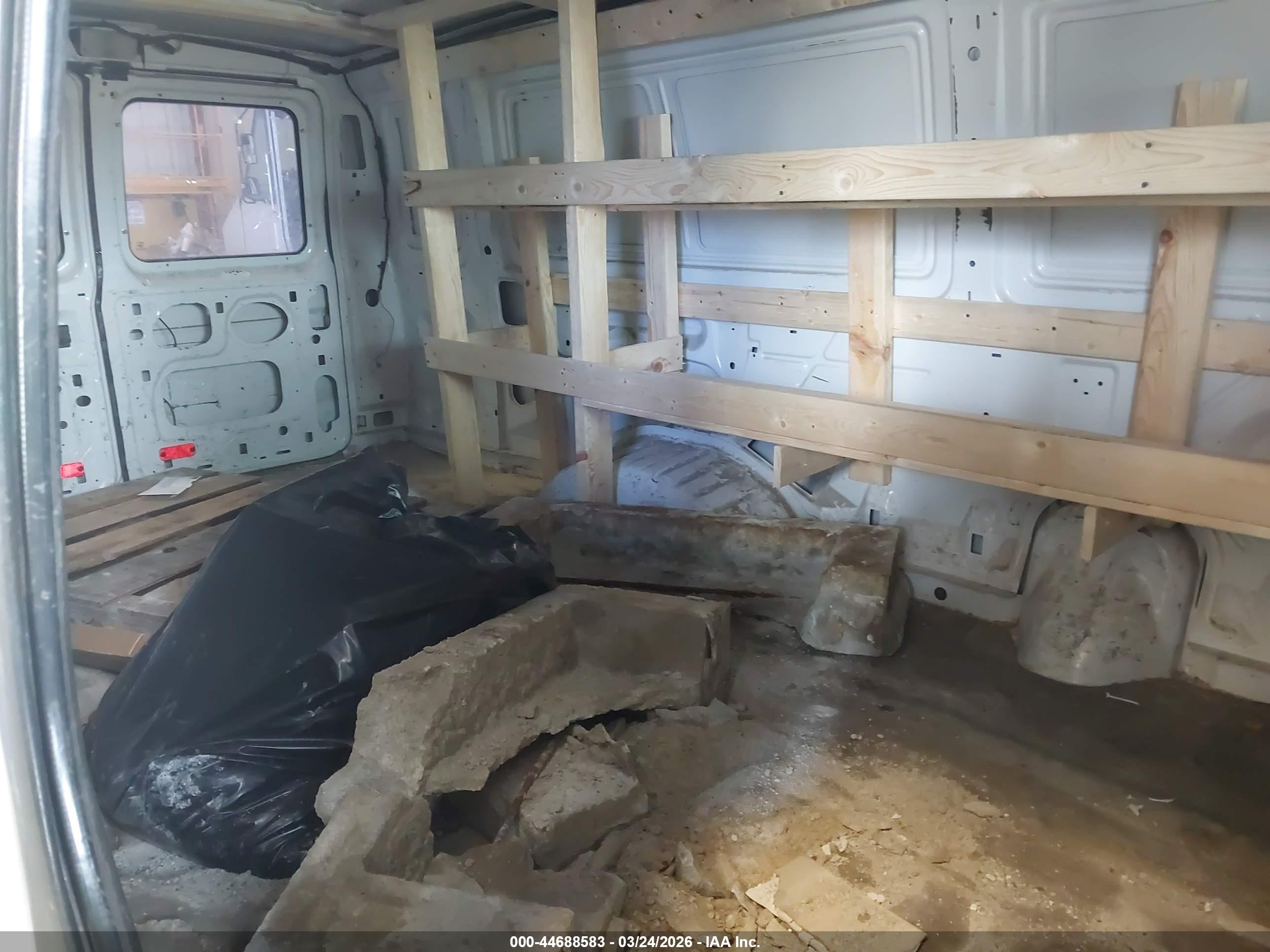 FORD E-250 image 8