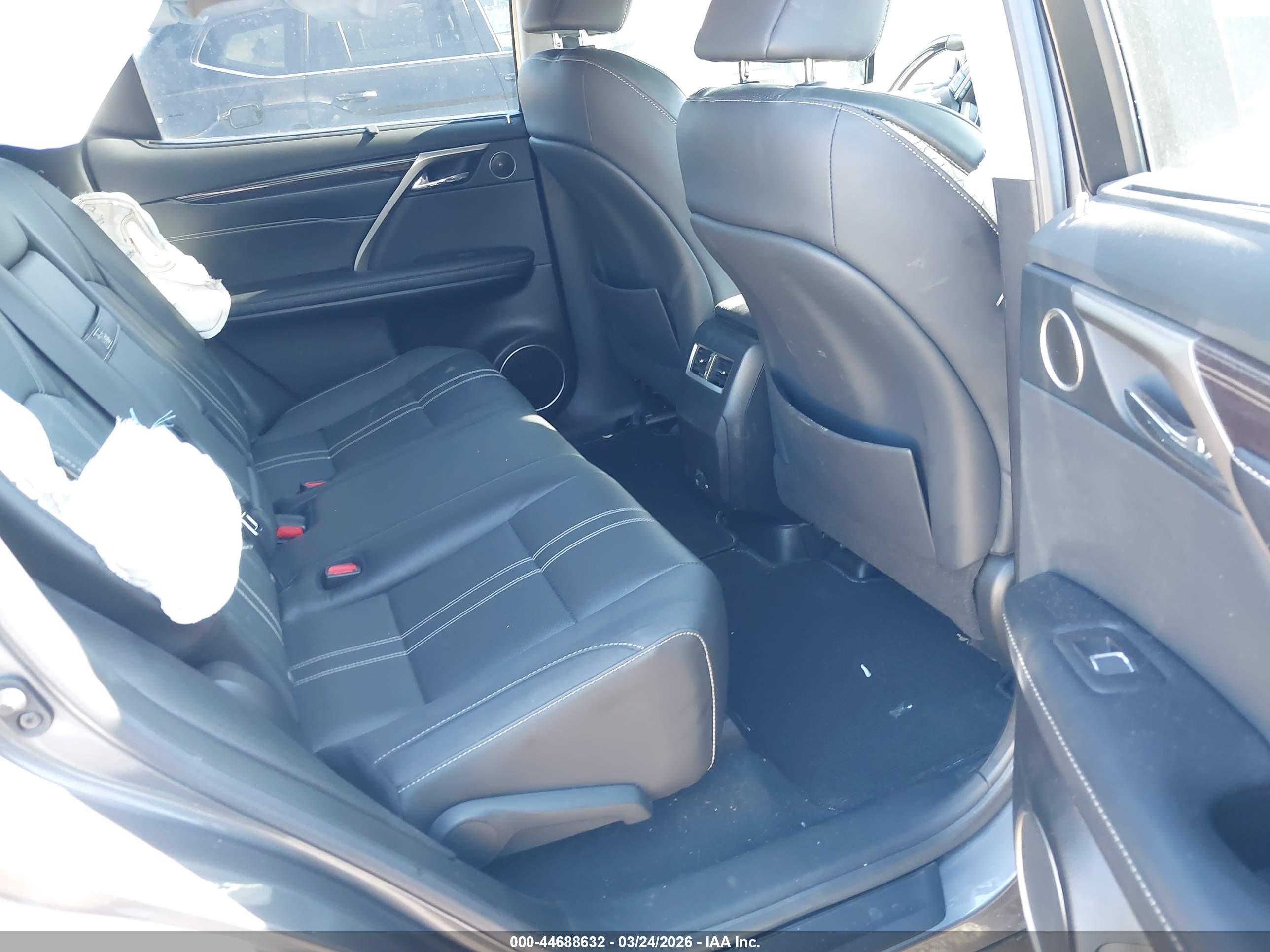 LEXUS RX image 8