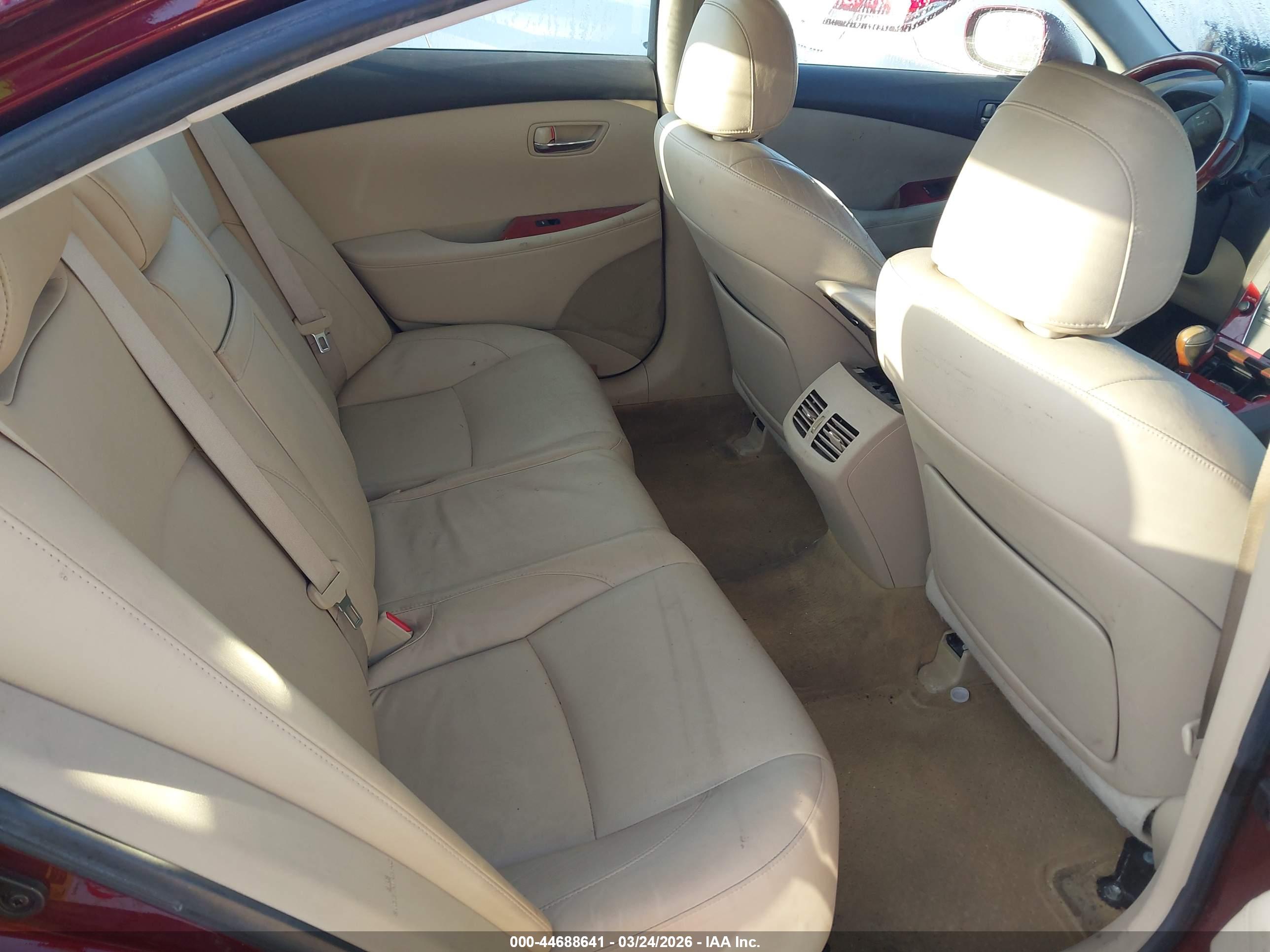 LEXUS ES image 8