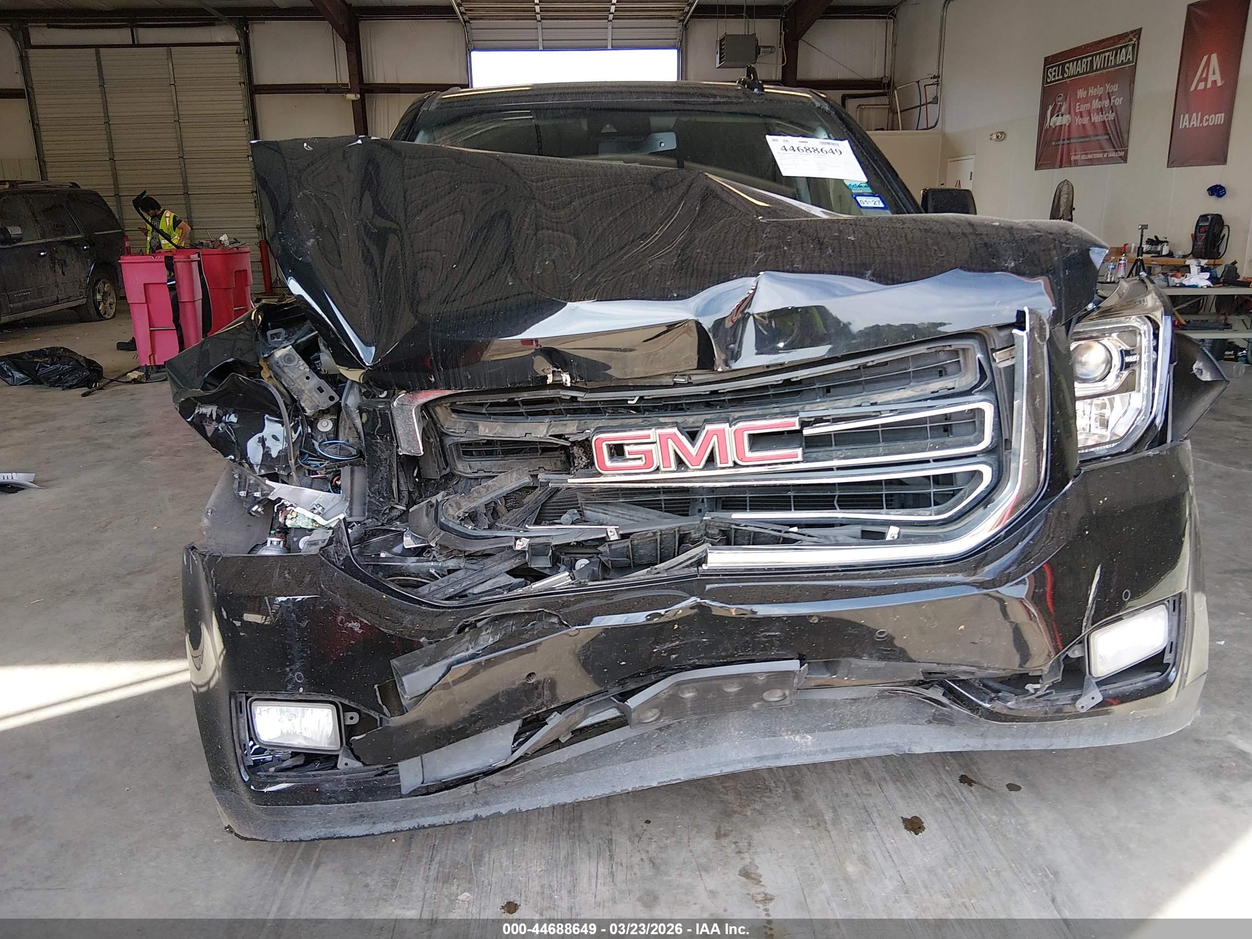 GMC YUKON image 10