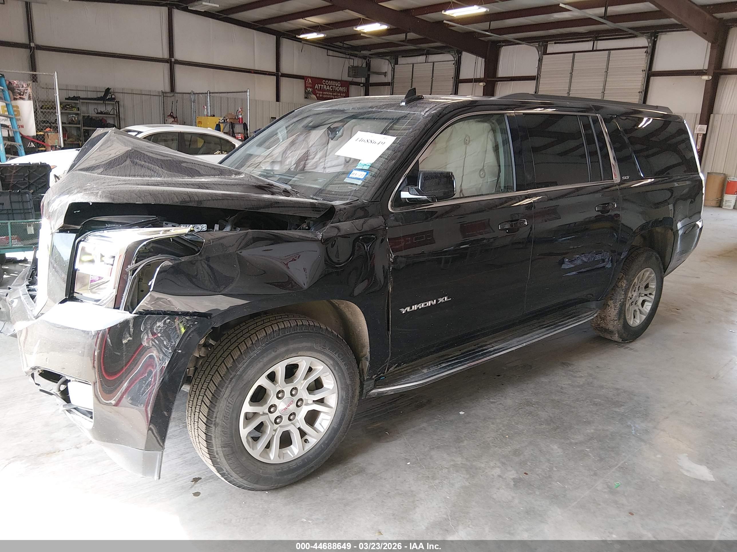 GMC YUKON image 2