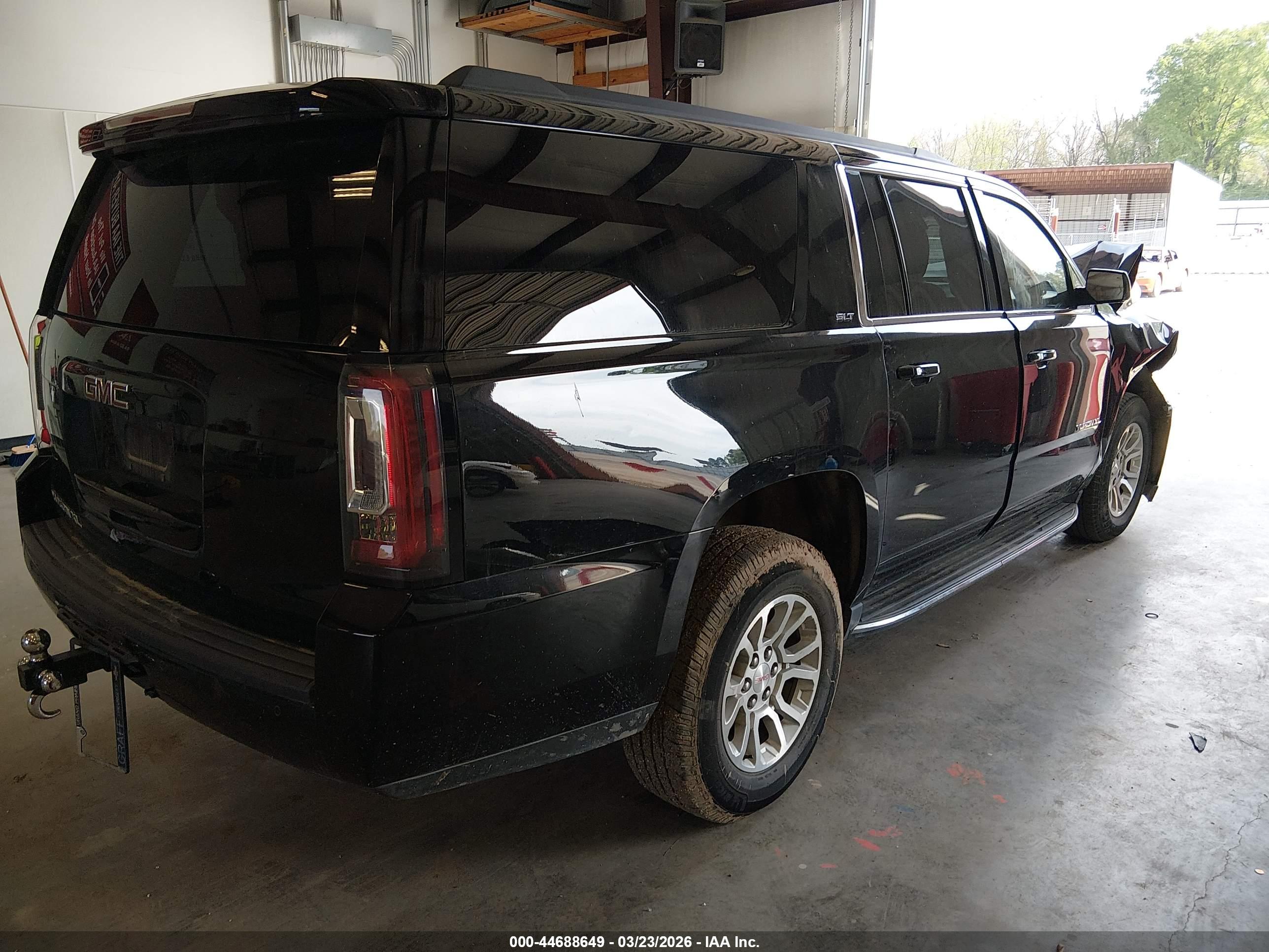 GMC YUKON image 4