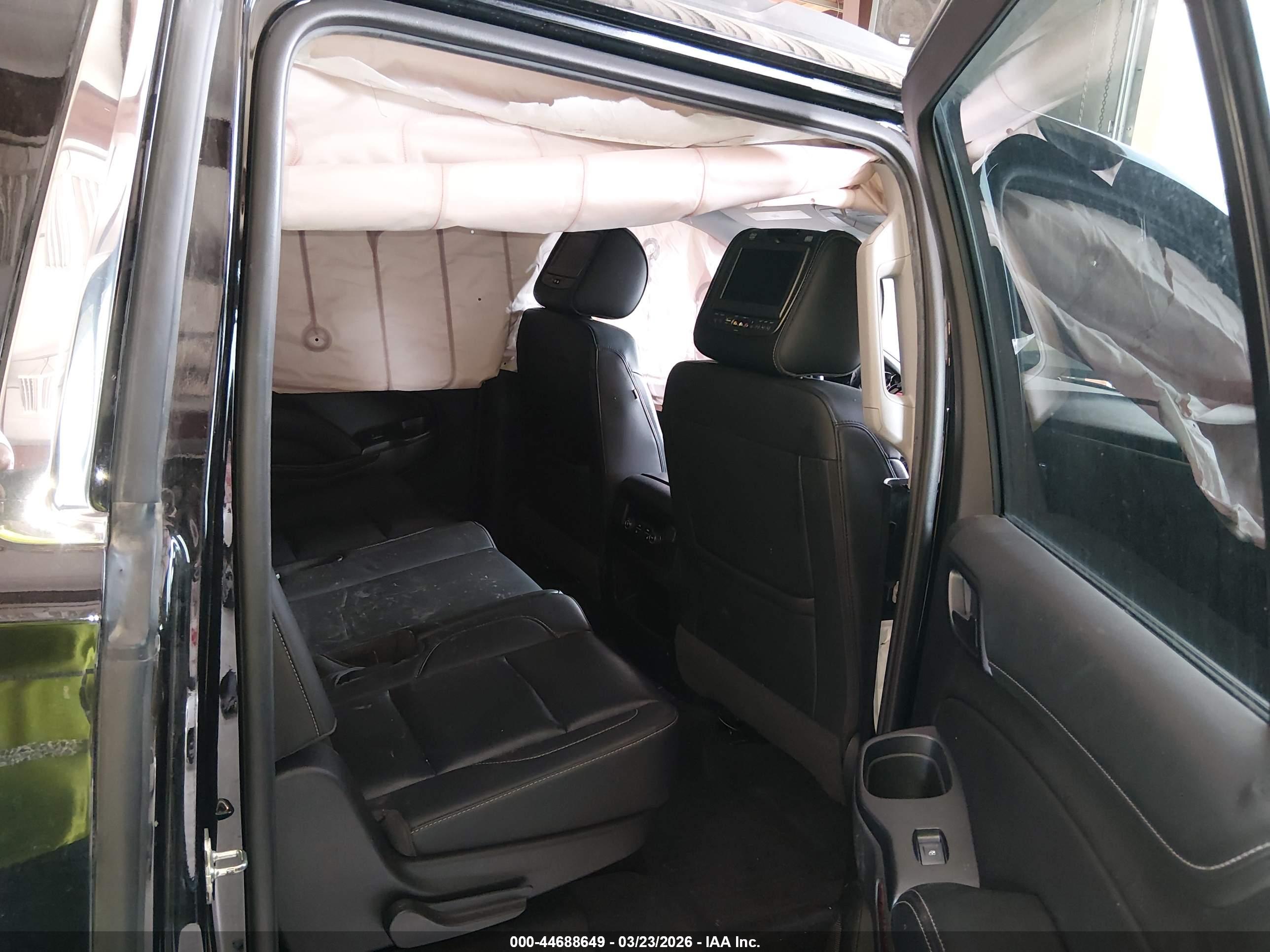 GMC YUKON image 8