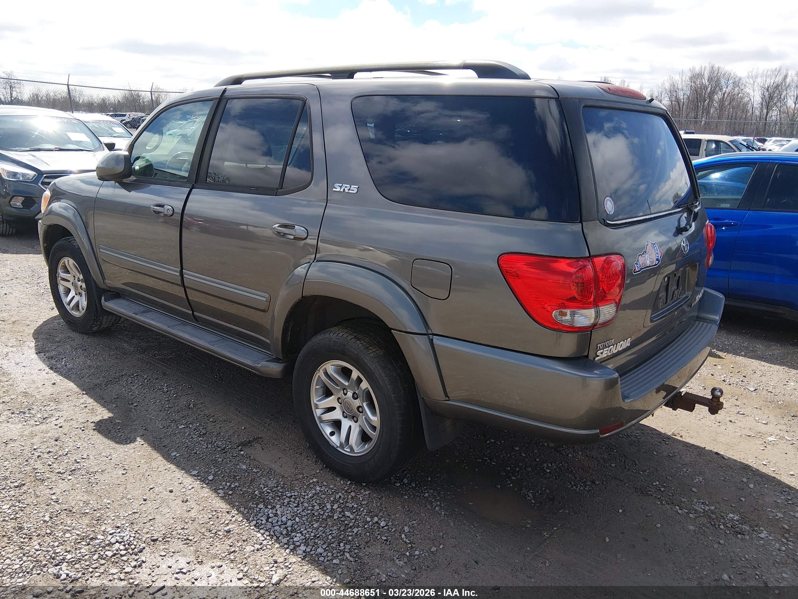 TOYOTA SEQUOIA image 3