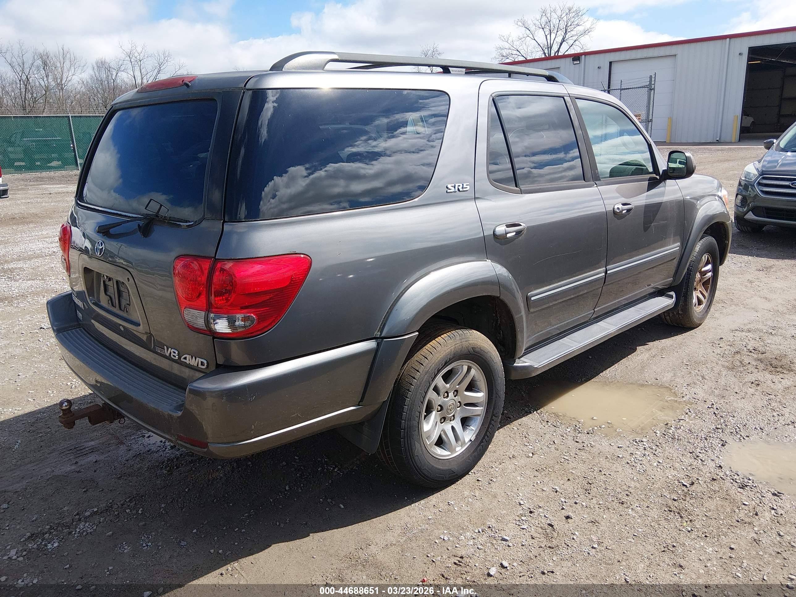 TOYOTA SEQUOIA image 4