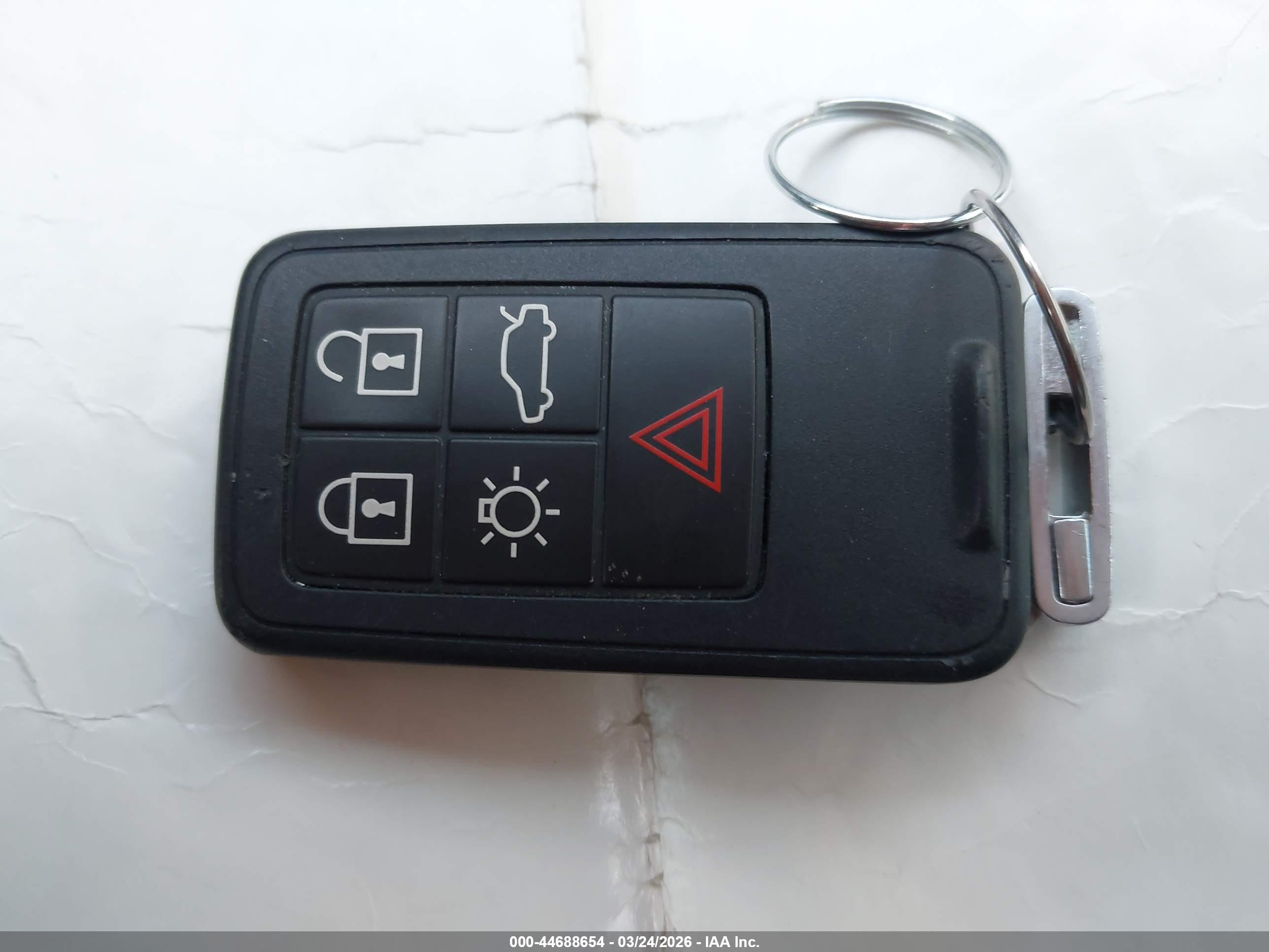 VOLVO S60 image 11